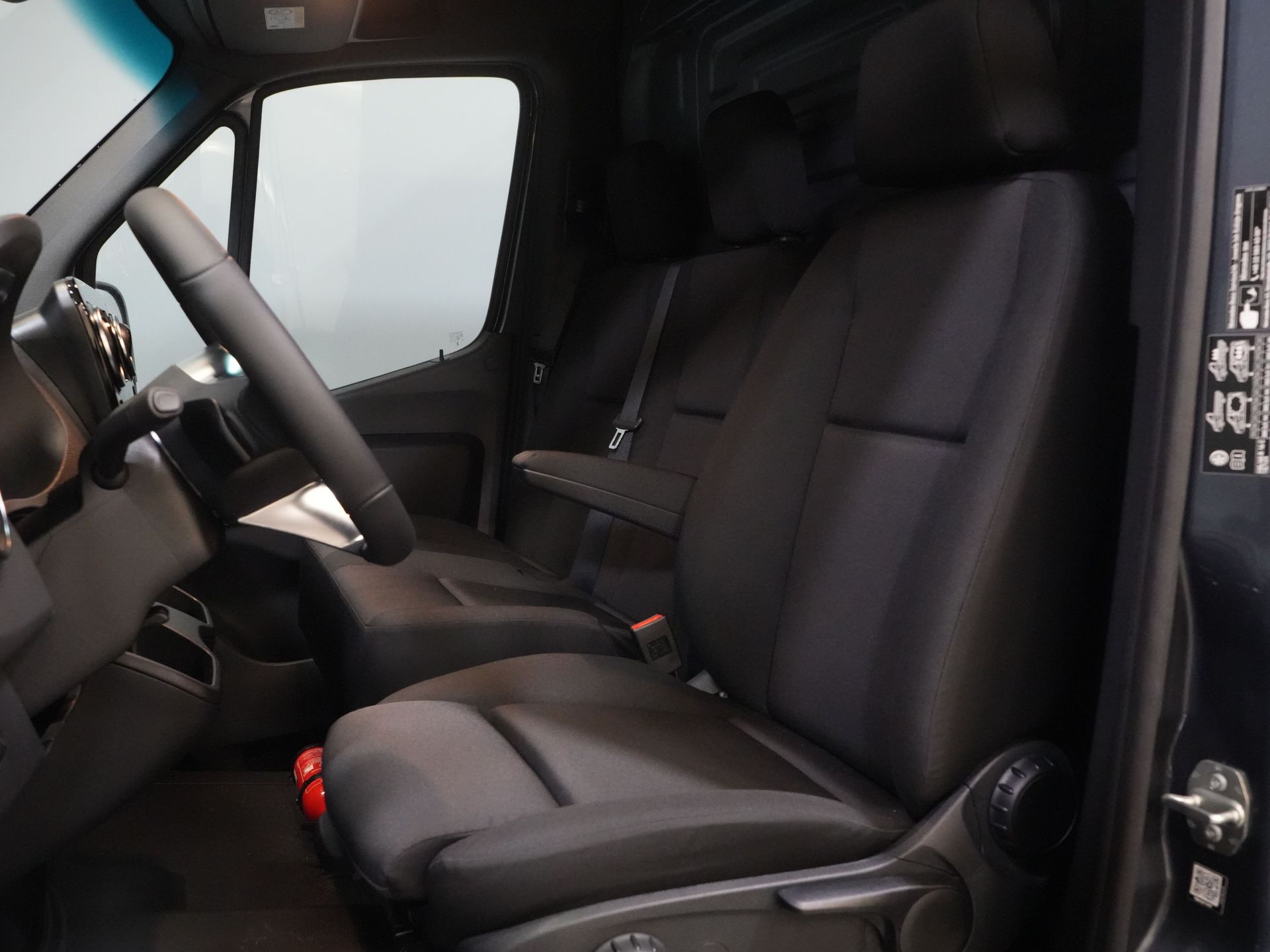 Mercedes-Benz Sprinter Van 319 CDI Aut. L2H2 BPM-FREE LED/ 3,5t Anhängevorrichtung/ Elektrischer Sitz/ Kamera/ Tempomat
