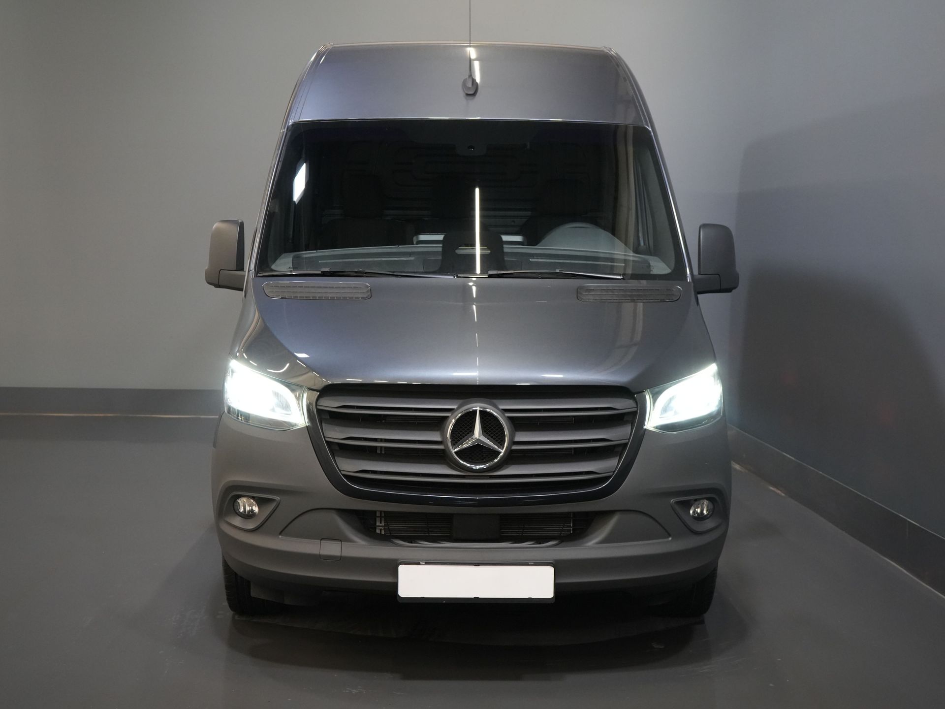 Mercedes-Benz Sprinter Van 319 CDI Aut. L2H2 BPM-FREE LED/ 3,5t Anhängevorrichtung/ Elektrischer Sitz/ Kamera/ Tempomat