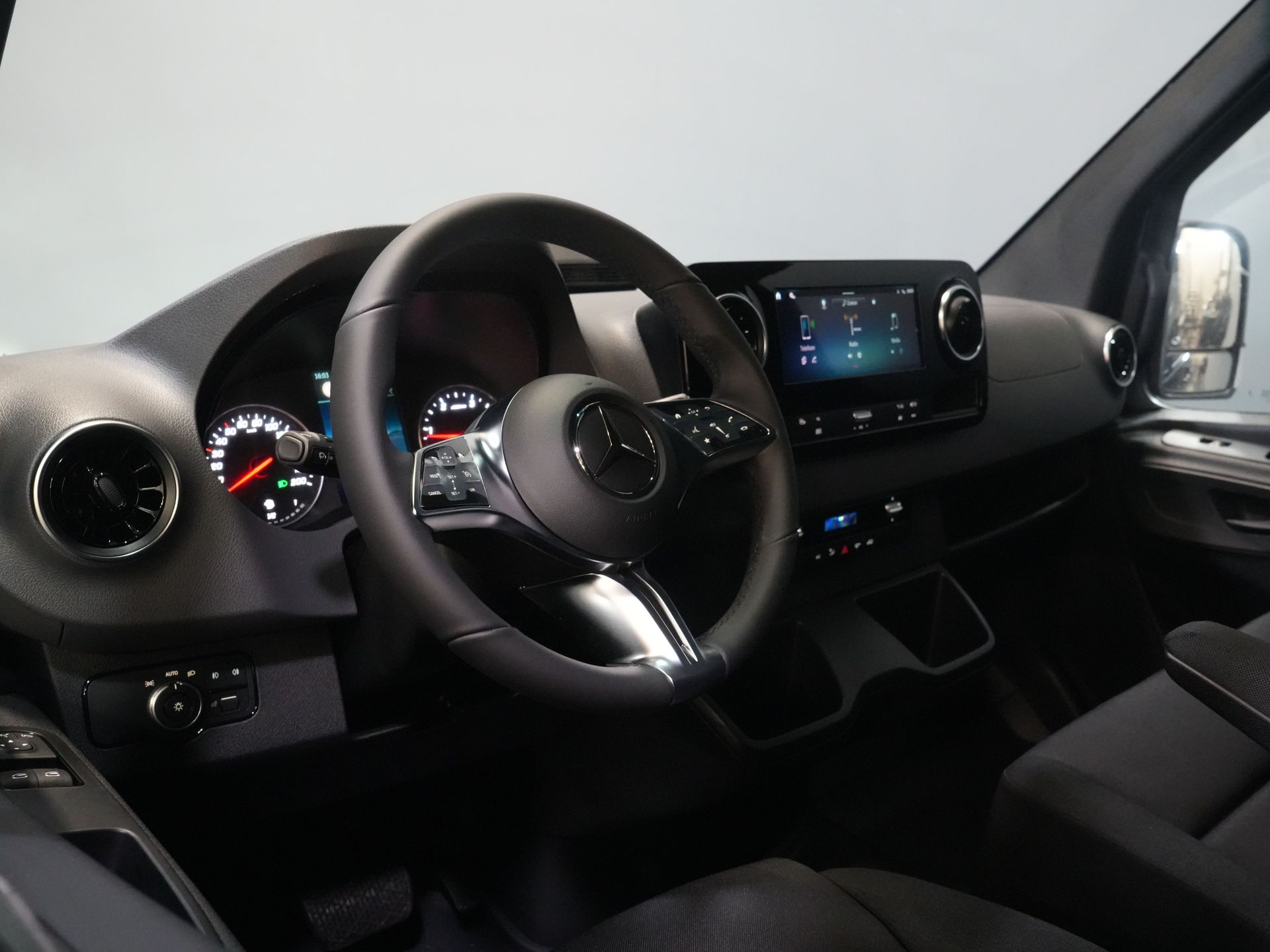 Mercedes-Benz Sprinter Van 319 CDI Aut. L2H2 BPM-FREE LED/ 3,5t Anhängevorrichtung/ Elektrischer Sitz/ Kamera/ Tempomat