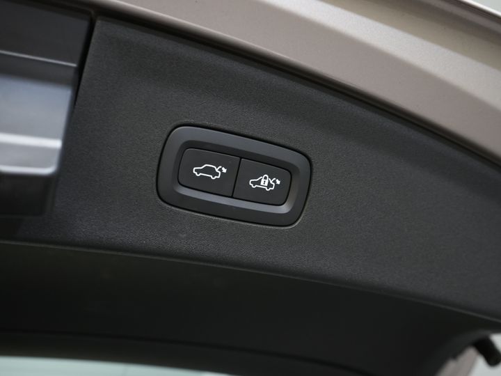 Polestar 2 Sedan Long Range 78 кВт·год 551 км WLTP LED/ Адаптивний круїз-контроль/ Пам'ять/ Підігрів сидінь/ 360-градусна камера/ Carplay/ Навігація/ Клімат-контроль