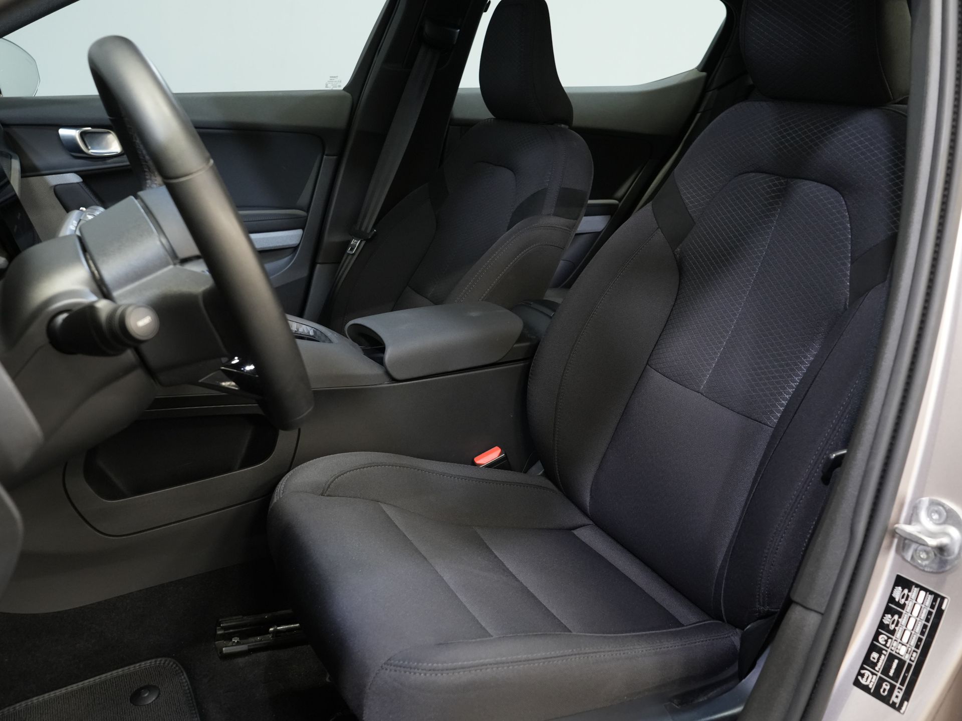 Polestar 2 Sedan Long Range 78 кВт·год 551 км WLTP LED/ Адаптивний круїз-контроль/ Пам'ять/ Підігрів сидінь/ 360-градусна камера/ Carplay/ Навігація/ Клімат-контроль