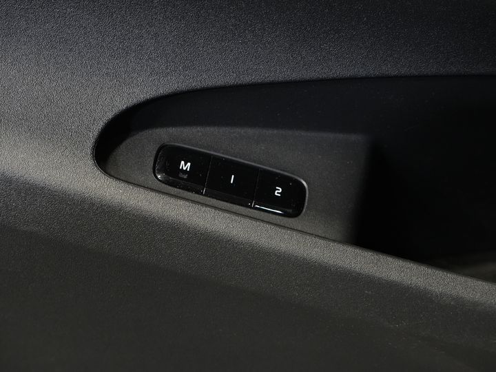 Polestar 2 Sedan Long Range 78 кВт·год 551 км WLTP LED/ Адаптивний круїз-контроль/ Пам'ять/ Підігрів сидінь/ 360-градусна камера/ Carplay/ Навігація/ Клімат-контроль