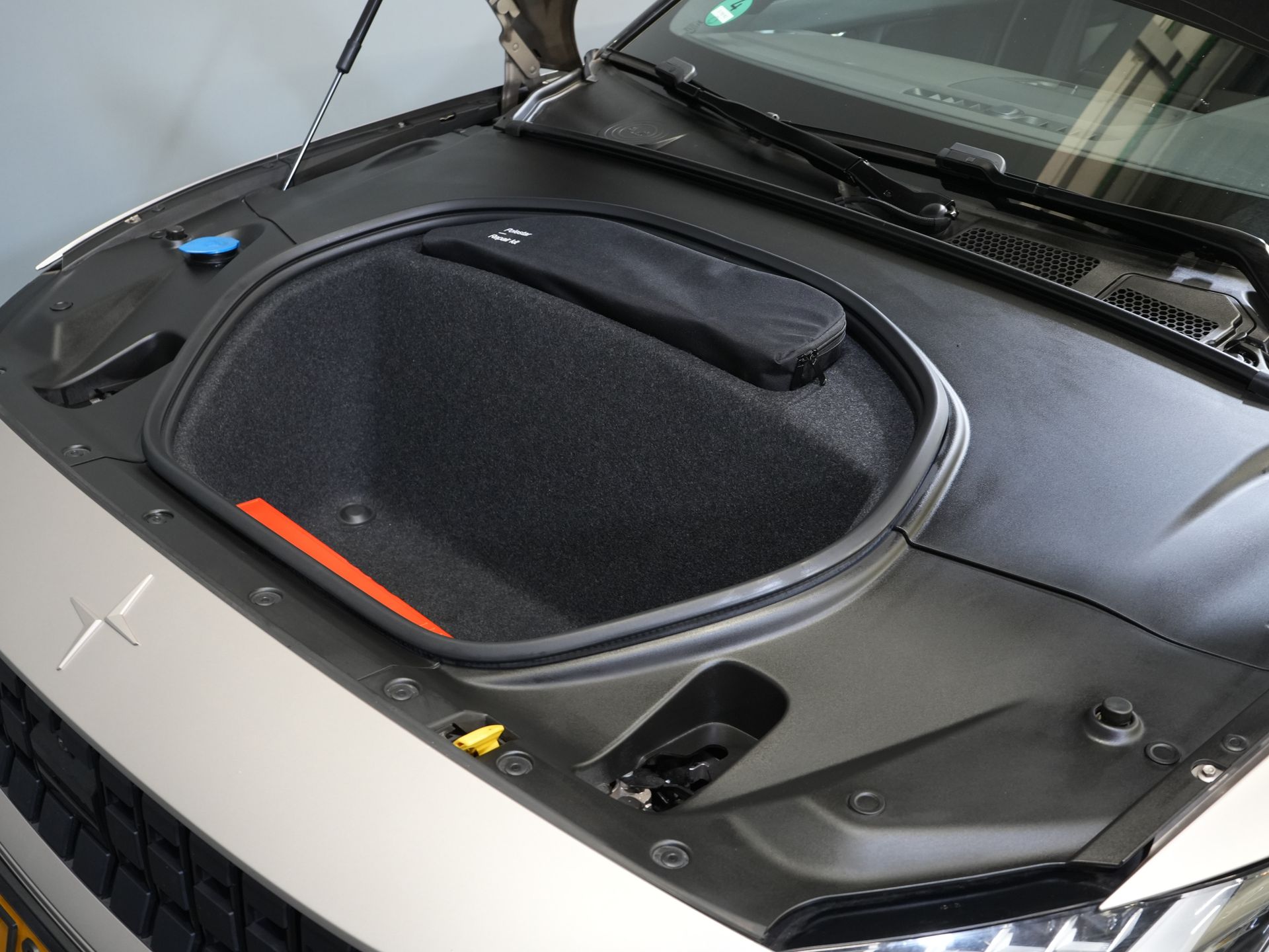 Polestar 2 Sedan Long Range 78 кВт·год 551 км WLTP LED/ Адаптивний круїз-контроль/ Пам'ять/ Підігрів сидінь/ 360-градусна камера/ Carplay/ Навігація/ Клімат-контроль