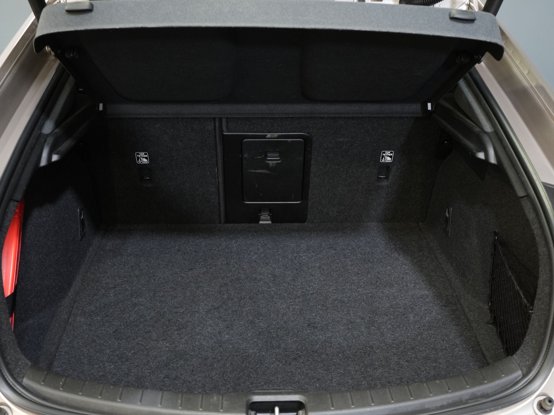 Polestar 2 Sedan Long Range 78 кВт·год 551 км WLTP LED/ Адаптивний круїз-контроль/ Пам'ять/ Підігрів сидінь/ 360-градусна камера/ Carplay/ Навігація/ Клімат-контроль