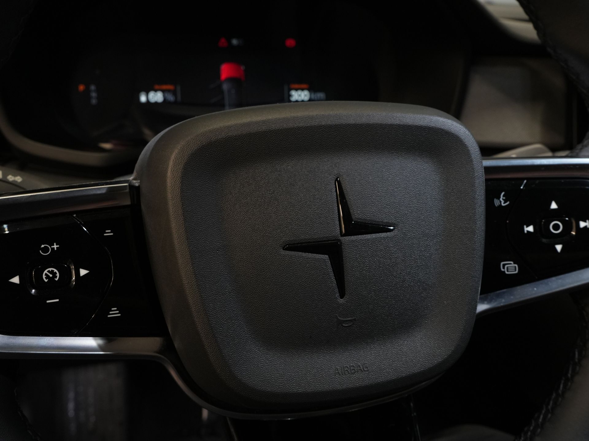 Polestar 2 Sedan Long Range 78 кВт·год 551 км WLTP LED/ Адаптивний круїз-контроль/ Пам'ять/ Підігрів сидінь/ 360-градусна камера/ Carplay/ Навігація/ Клімат-контроль