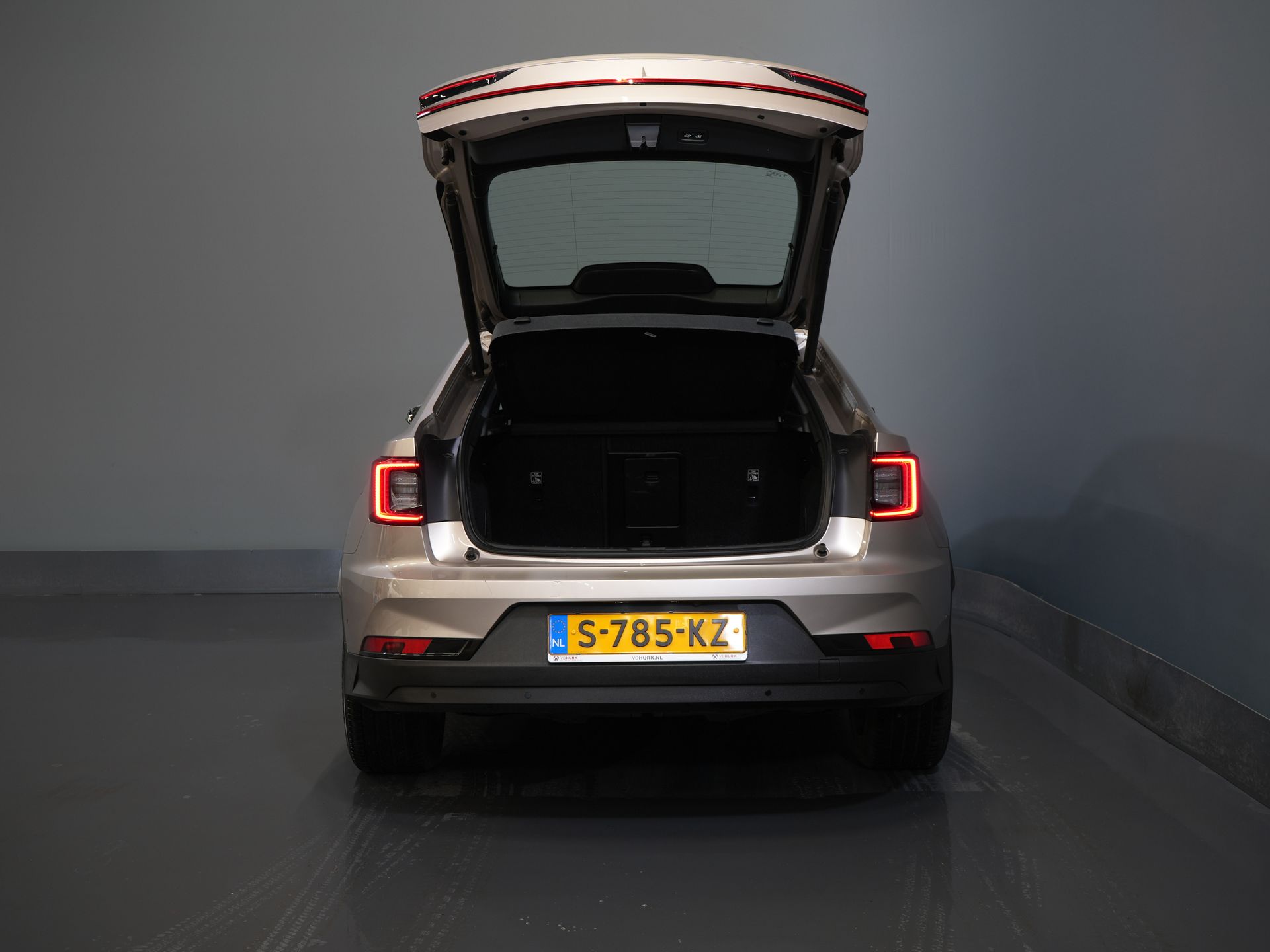 Polestar 2 Sedan Long Range 78 кВт·год 551 км WLTP LED/ Адаптивний круїз-контроль/ Пам'ять/ Підігрів сидінь/ 360-градусна камера/ Carplay/ Навігація/ Клімат-контроль