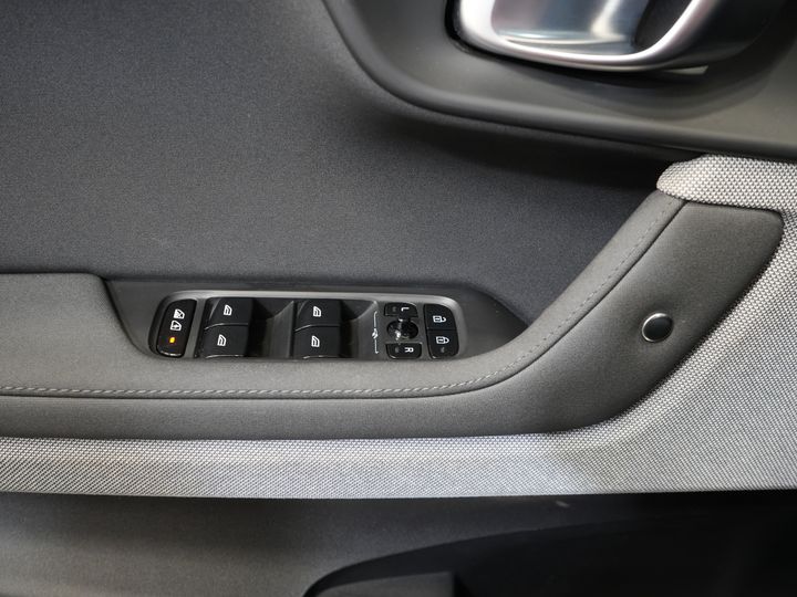 Polestar 2 Sedan Long Range 78 кВт·год 551 км WLTP LED/ Адаптивний круїз-контроль/ Пам'ять/ Підігрів сидінь/ 360-градусна камера/ Carplay/ Навігація/ Клімат-контроль