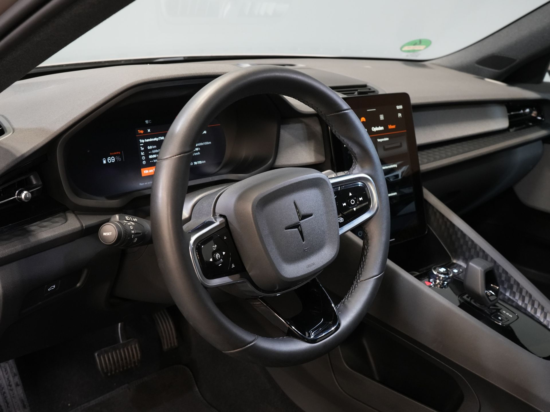 Polestar 2 Sedan Long Range 78 кВт·год 551 км WLTP LED/ Адаптивний круїз-контроль/ Пам'ять/ Підігрів сидінь/ 360-градусна камера/ Carplay/ Навігація/ Клімат-контроль