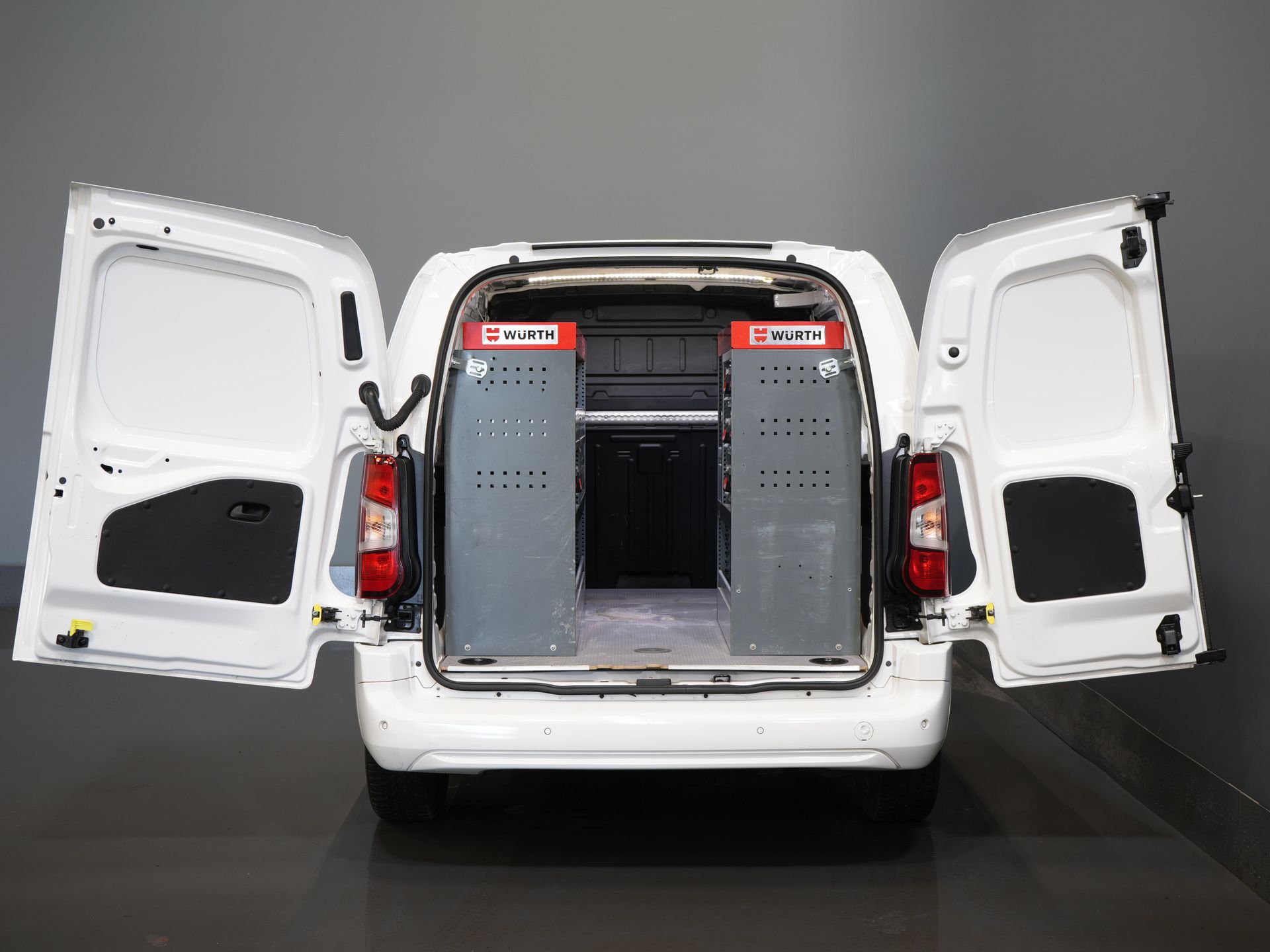 Vauxhall Combo Van 1.5D 130 к.с. авт. L2 Seatverw./ Würth/ Carplay/ Navi/ Climate/ PDC/ Cruise