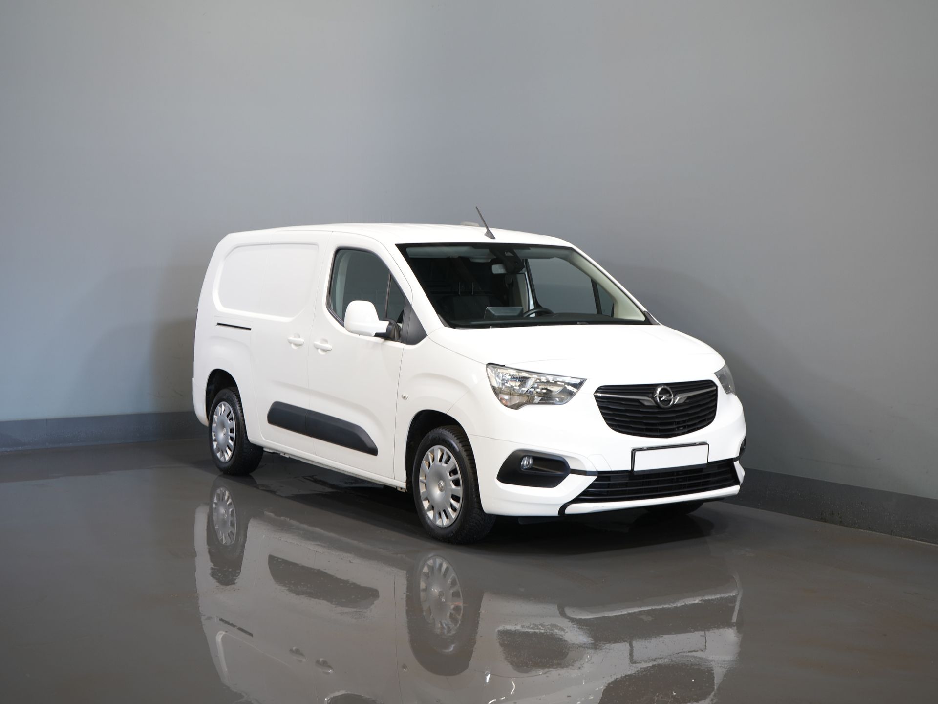 Vauxhall Combo Van 1.5D 130 к.с. авт. L2 Seatverw./ Würth/ Carplay/ Navi/ Climate/ PDC/ Cruise