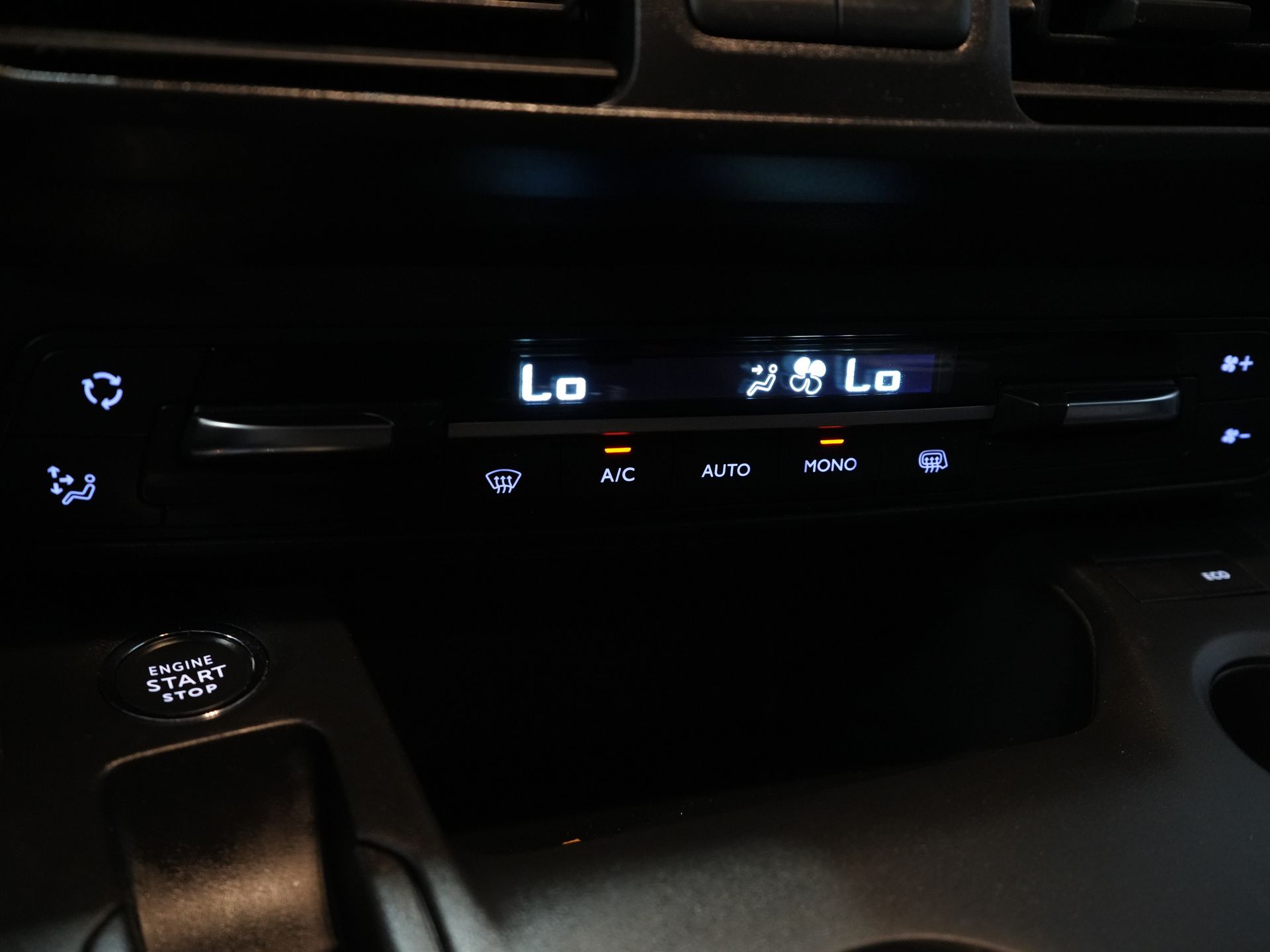 Vauxhall Combo Van 1.5D 130 к.с. авт. L2 Seatverw./ Würth/ Carplay/ Navi/ Climate/ PDC/ Cruise