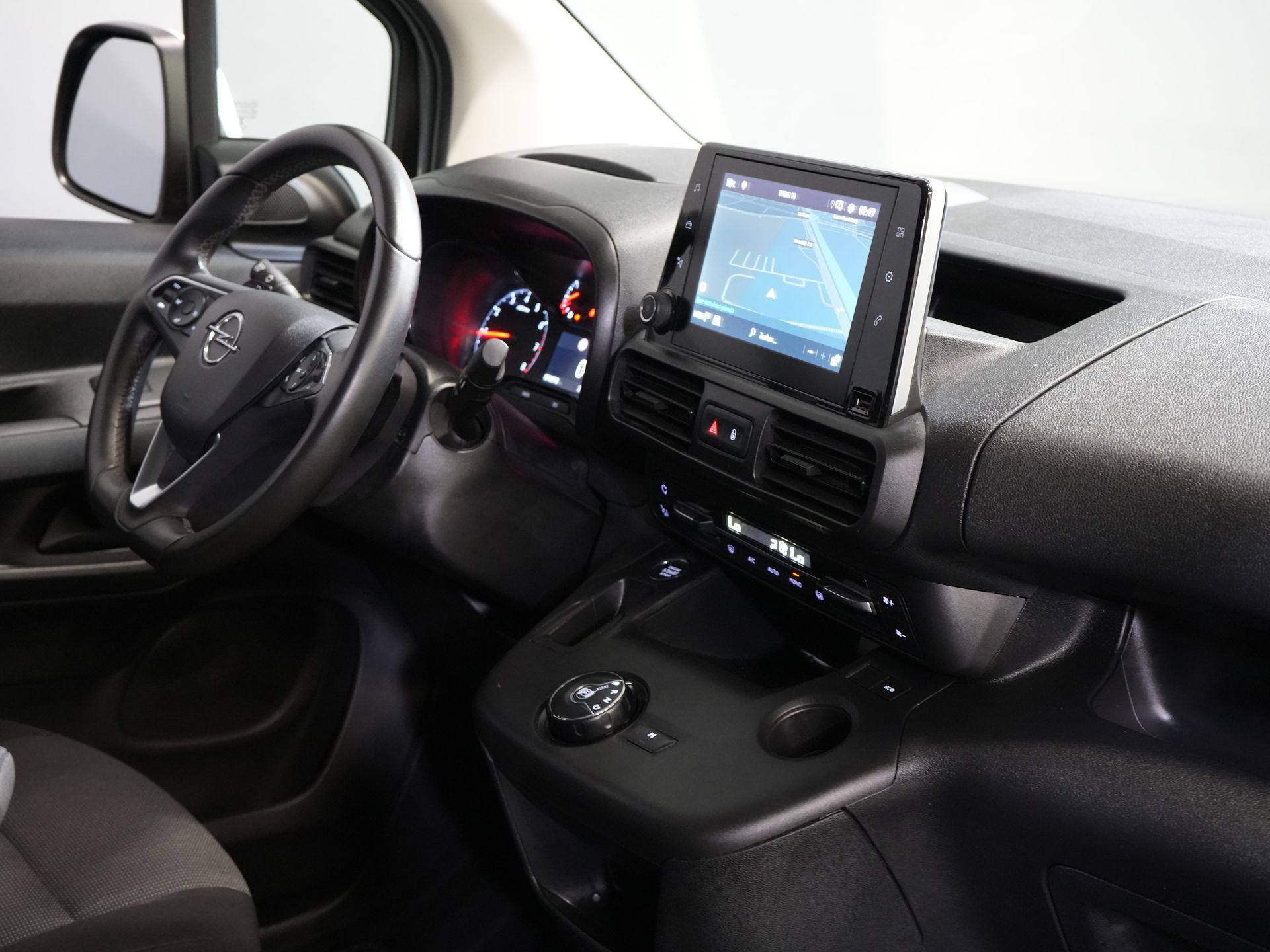 Vauxhall Combo Van 1.5D 130 к.с. авт. L2 Seatverw./ Würth/ Carplay/ Navi/ Climate/ PDC/ Cruise
