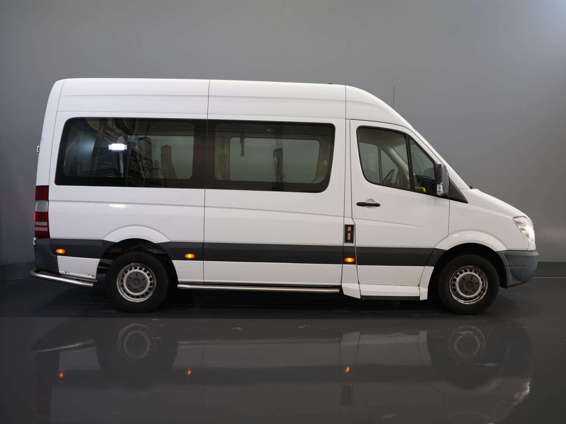 Mercedes-Benz Sprinter Kastenwagen 313 2.2 CDI Aut. L2H2 € 9.922 inkl. MwSt. EXPORT Combi/ 9 Personen/ Kombi/ 9P/ Airco/ Rollstuhllift/ elektr. Tür/ TÜV 9-2026