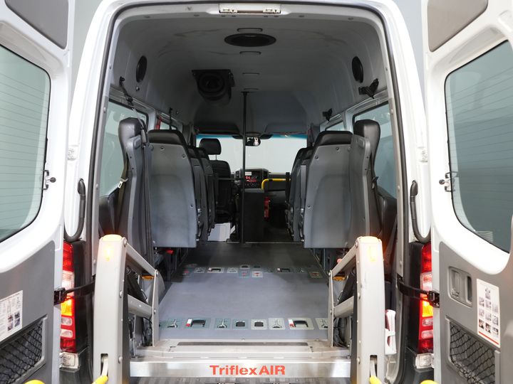 Mercedes-Benz Sprinter Kastenwagen 313 2.2 CDI Aut. L2H2 € 9.922 inkl. MwSt. EXPORT Combi/ 9 Personen/ Kombi/ 9P/ Airco/ Rollstuhllift/ elektr. Tür/ TÜV 9-2026