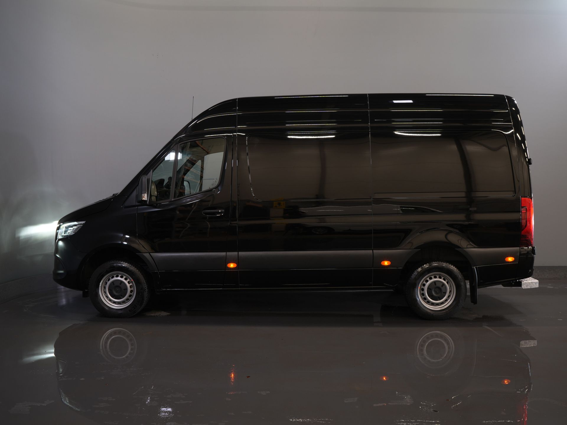 Mercedes-Benz Sprinter Bestelbus 317 CDI Aut. L2H2 VanStep/ 3.5t Trekverm./ LED/ 270Gr.Deuren/ Navi/ Camera/ Cruise/ PDC