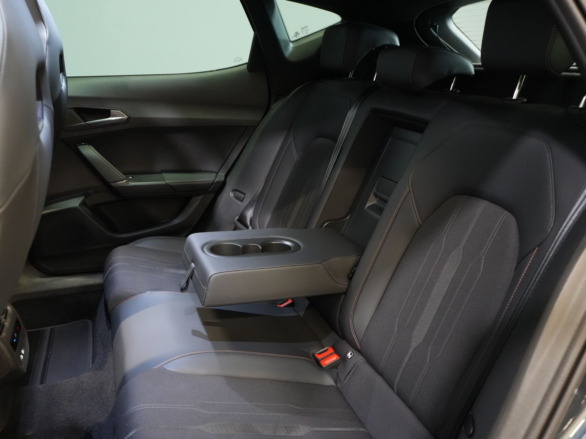 CUPRA Formentor SUV 1.4 TSI e-Hybrid Copper Edition 245 к.с. Pano/ Elek.Valve/ Adapt.Cruise/ Matrix/ Підігрів підставки/ Seatverw./ Steeringverw./ Carplay/ Комплектація
