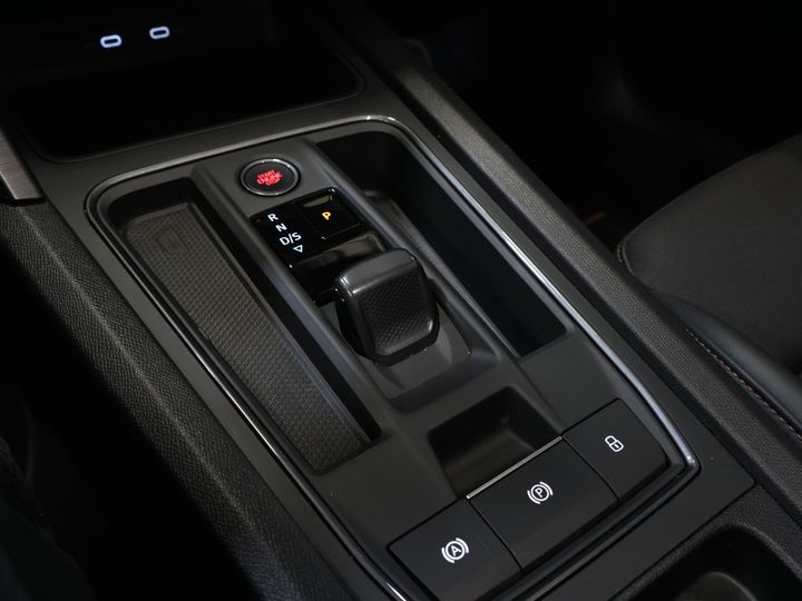 CUPRA Formentor SUV 1.4 TSI e-Hybrid Copper Edition 245 к.с. Pano/ Elek.Valve/ Adapt.Cruise/ Matrix/ Підігрів підставки/ Seatverw./ Steeringverw./ Carplay/ Комплектація