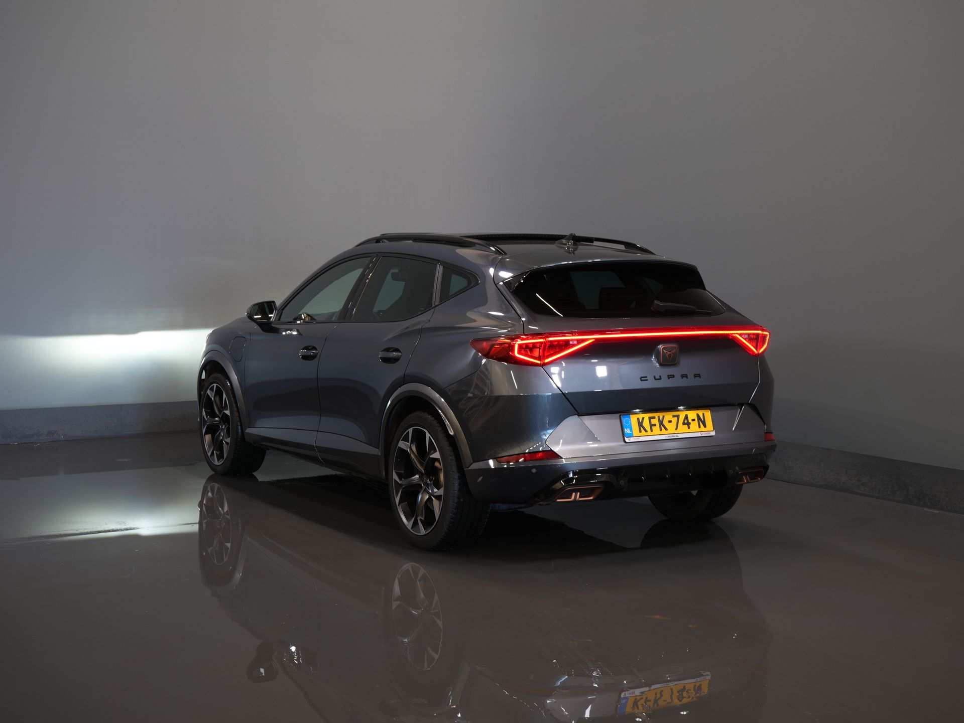 CUPRA Formentor SUV 1.4 TSI e-Hybrid Copper Edition 245 к.с. Pano/ Elek.Valve/ Adapt.Cruise/ Matrix/ Підігрів підставки/ Seatverw./ Steeringverw./ Carplay/ Комплектація