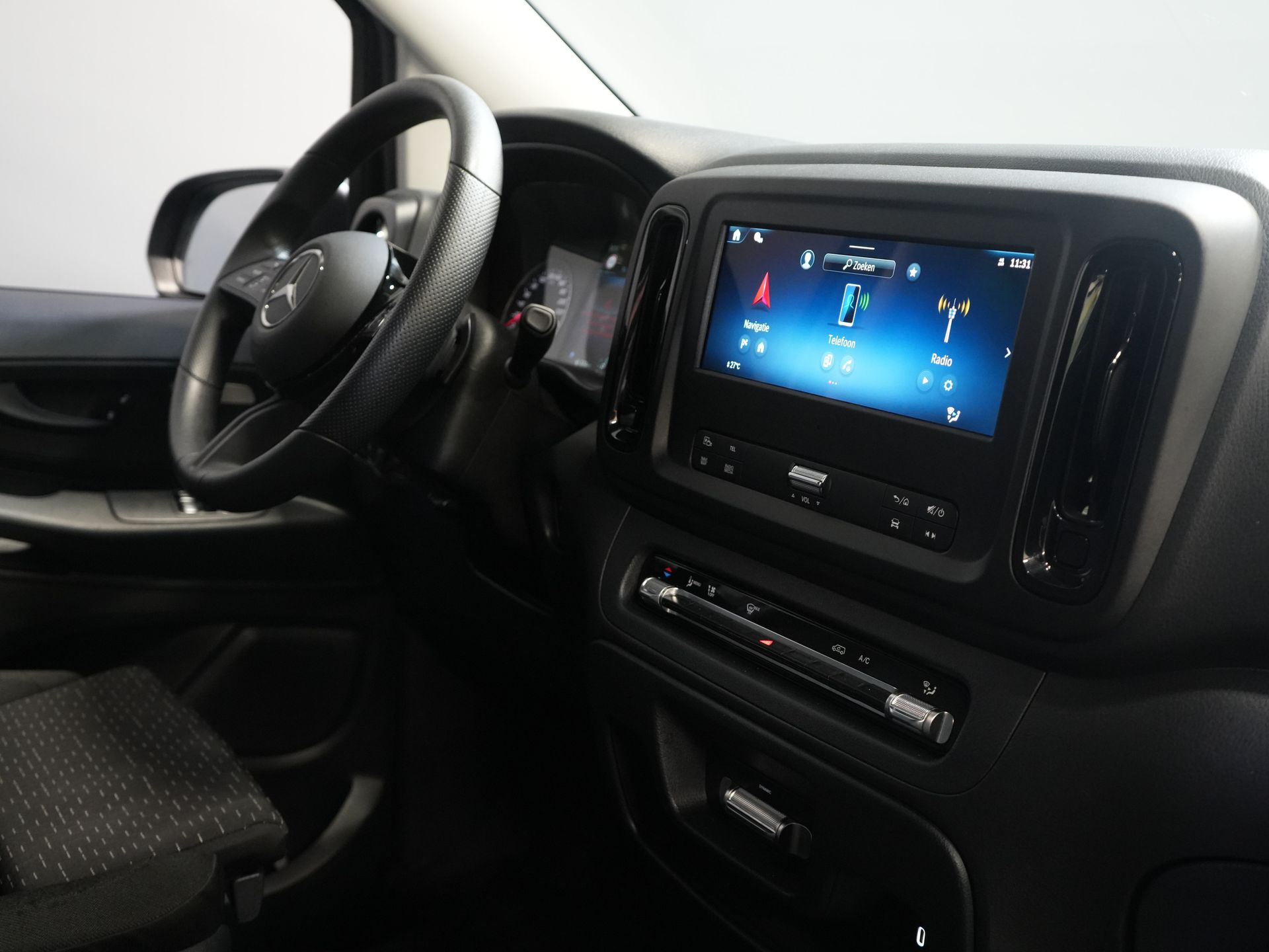 Mercedes-Benz Vito Van 116 CDI Aut. L3 LED/ 2.5t Towing capacity/ 270Gr. Doors/ Seat heating/ Carplay/ Camera/ Tow bar/ Cruise control/ PDC/ DAB