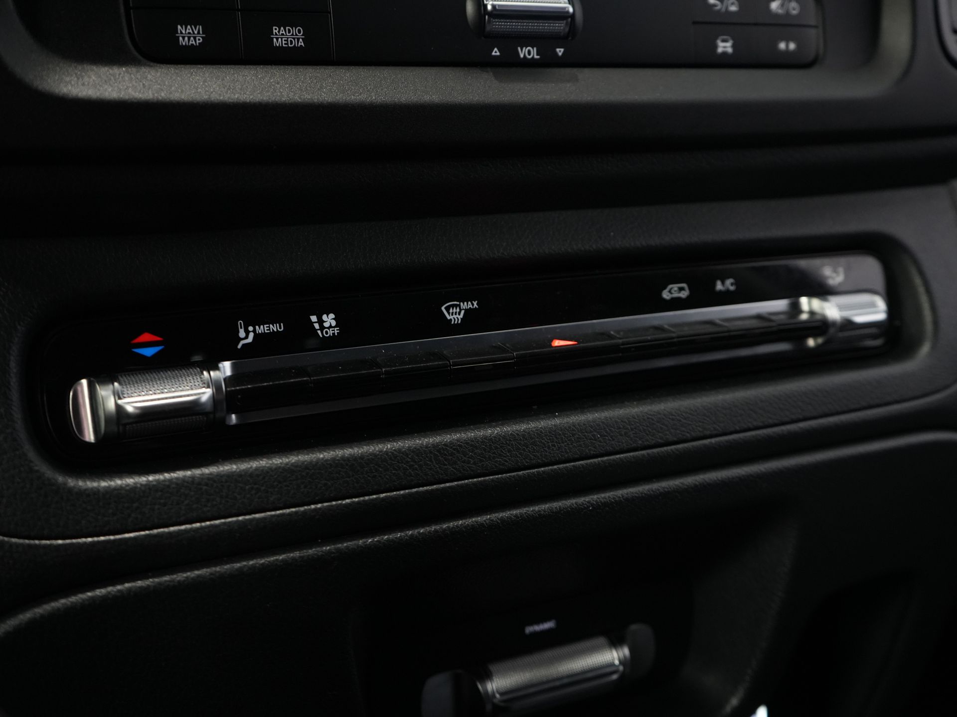 Mercedes-Benz Vito Van 116 CDI Aut. L3 LED/ 2.5t Towing capacity/ 270Gr. Doors/ Seat heating/ Carplay/ Camera/ Tow bar/ Cruise control/ PDC/ DAB