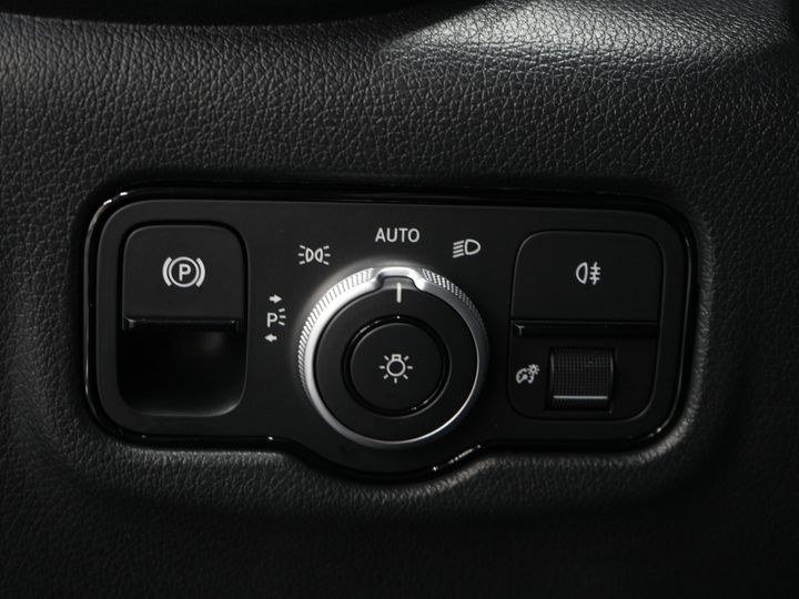 Mercedes-Benz Vito Van 116 CDI Aut. L3 LED/ 2.5t Towing capacity/ 270Gr. Doors/ Seat heating/ Carplay/ Camera/ Tow bar/ Cruise control/ PDC/ DAB