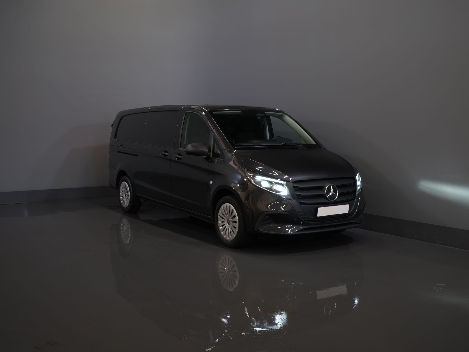 Mercedes-Benz Vito Van 116 CDI Aut. L3 LED/ 2.5t Towing capacity/ 270Gr. Doors/ Seat heating/ Carplay/ Camera/ Tow bar/ Cruise control/ PDC/ DAB