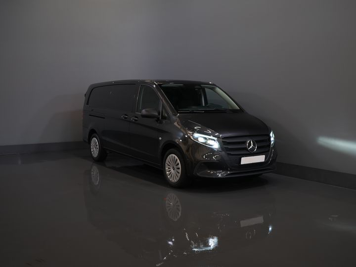 Mercedes-Benz Vito Furgoneta 116 CDI Aut. L3 LED/ 2,5 t Capacitate de remorcare/ 270 g Uși/ Scaune încălzite/ Carplay/ Cameră/ Cârlig de remorcare/ Cruise control/ PDC/ DAB