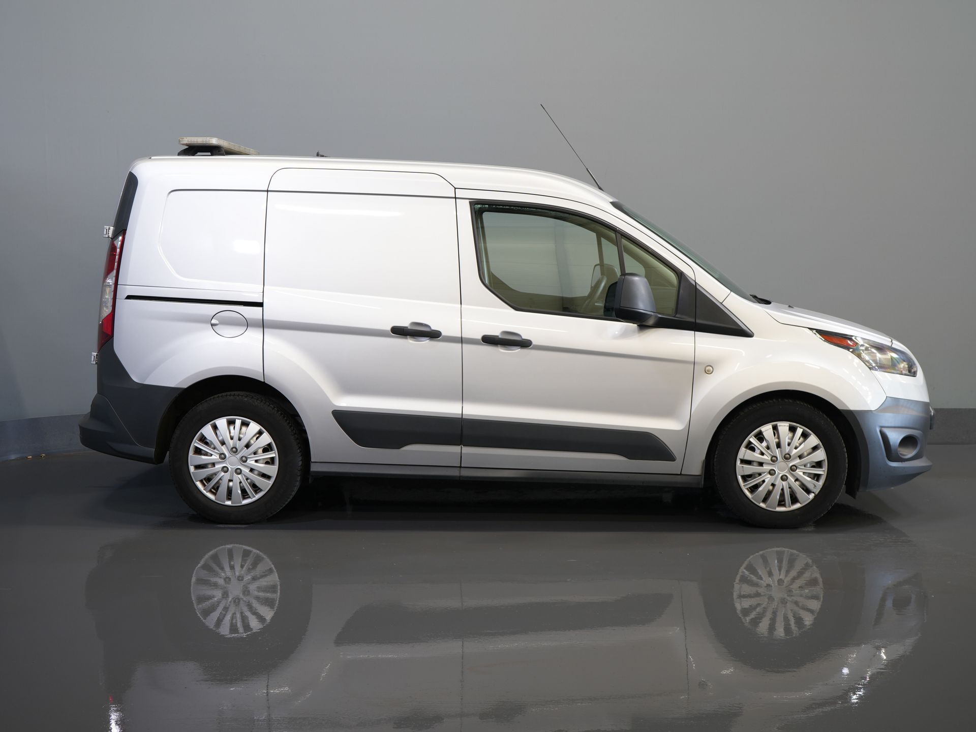 Ford Transit Connect Bestelbus 1.5 TDCI 75 pk BPM VRIJ! EURO 6/ NL Auto/ Airco/ Trekhaak