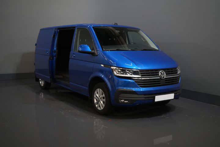 Volkswagen Transporter Van T6.1 2.0 TDI 150 hp L2 DSG Aut. Highline BPM FREE! Adapt.Cruise/ 2.5t Towbar/ Stand heater/ Seatverw./ LED/ Carplay/ Navi/ Cam