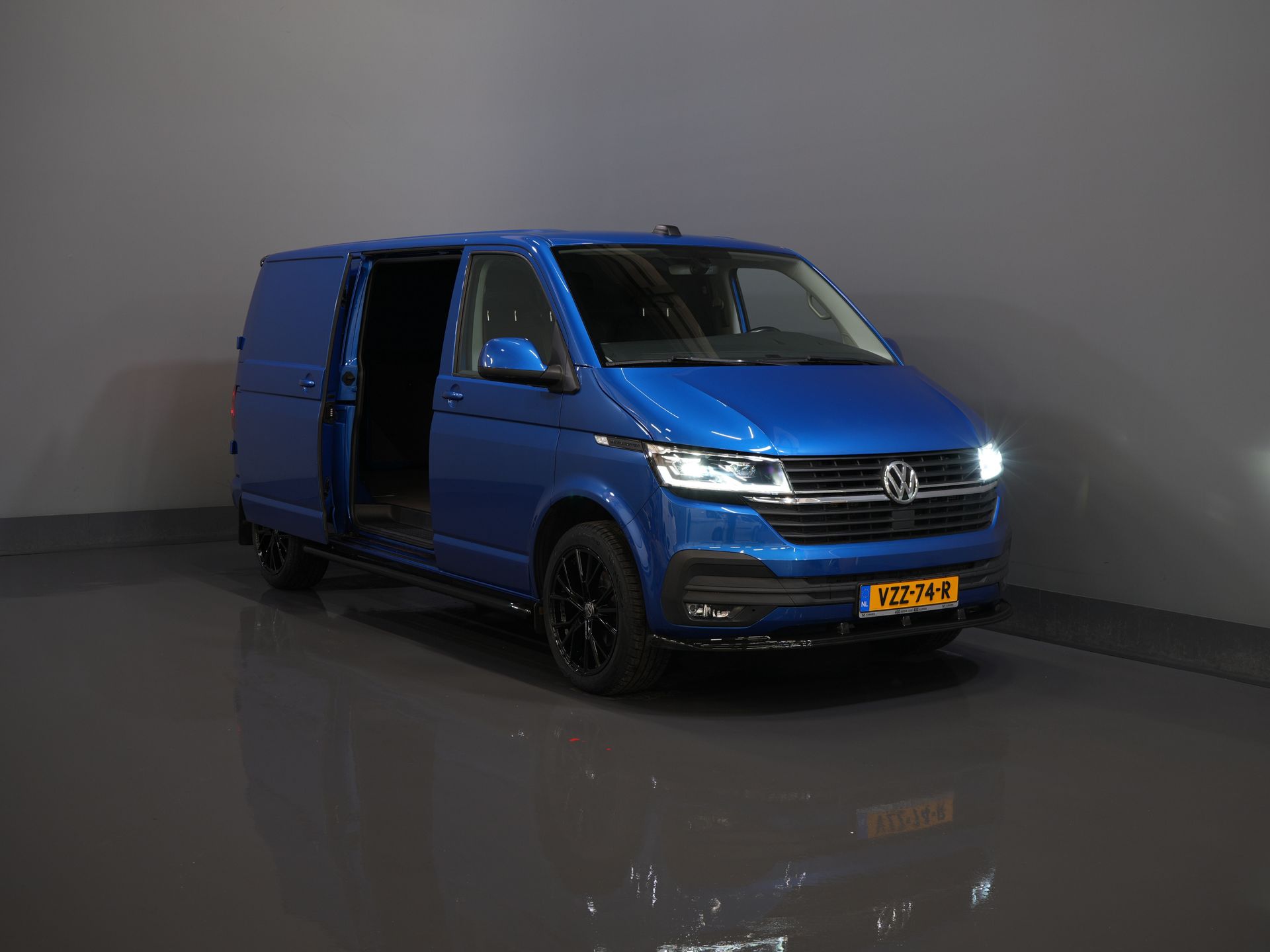 Volkswagen Transporter Van T6.1 2.0 TDI 150 к.с. L2 DSG Aut. Highline BPM БЕЗКОШТОВНО! Адапт.круїз/ 19