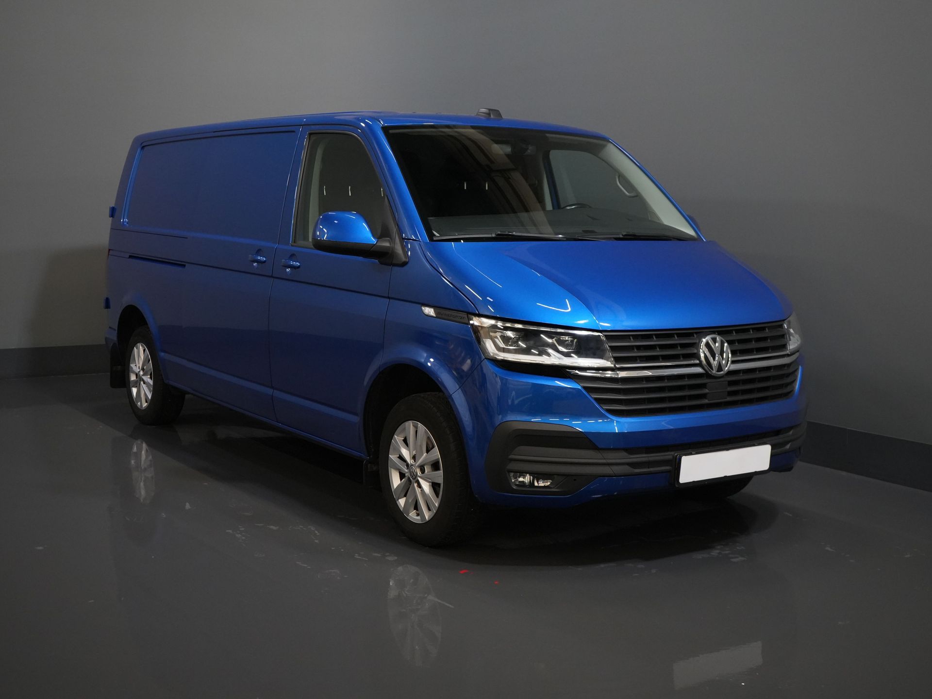 Volkswagen Transporter Van T6.1 2.0 TDI 150 KM L2 DSG Aut. Highline BPM GRATIS! Adapt.Cruise/ 2.5t Hak holowniczy/ Ogrzewanie podłogowe/ Seatverw./ LED/ Carplay/ Navi/ Cam