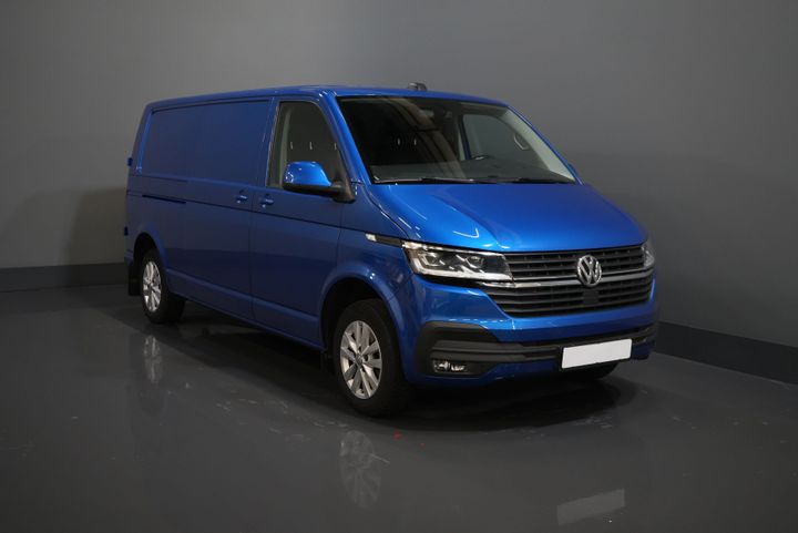 Volkswagen Transporter Van T6.1 2.0 TDI 150 CP L2 DSG Aut. Highline BPM FREE! Adapt.Cruise/ 2.5t Towbar/ Încălzire stand/ Seatverw./ LED/ Carplay/ Navi/ Cam