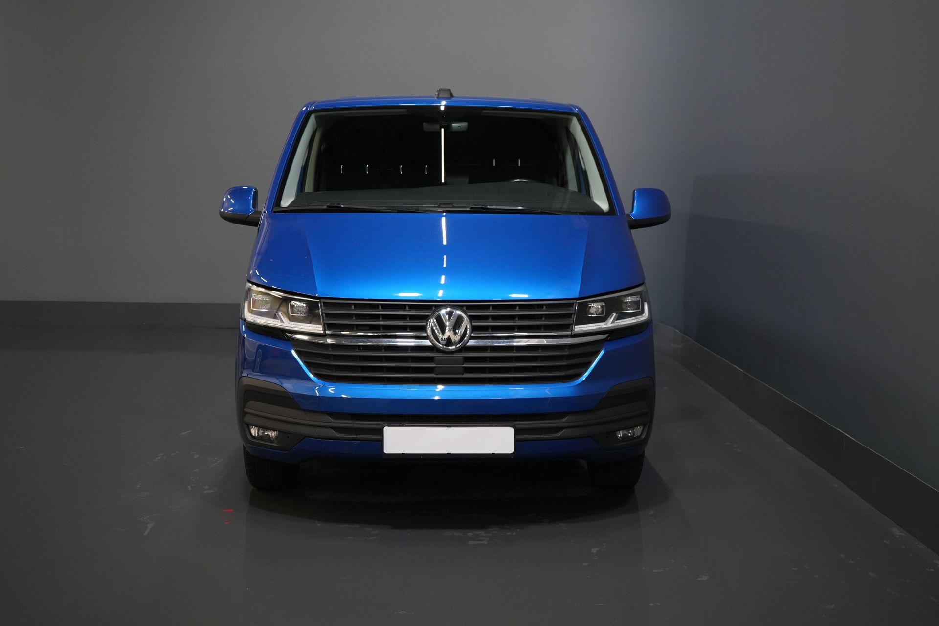 Volkswagen Transporter Van T6.1 2.0 TDI 150 hp L2 DSG Aut. Highline BPM FREE! Adapt.Cruise/ 2.5t Towbar/ Stand heater/ Seatverw./ LED/ Carplay/ Navi/ Cam