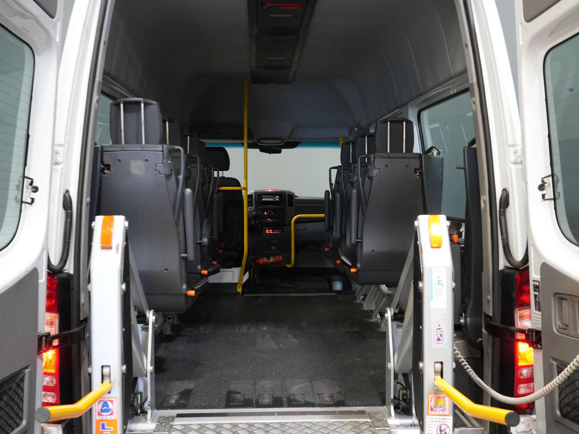 Mercedes-Benz Sprinter Personenvervoer 313 2.2 CDI L2H2 €10.164 Incl. BTW BPM VRIJ! EXPORT Combi/ 9 Persoons/ Kombi/ 9P/ Airco/ Rolstoellift