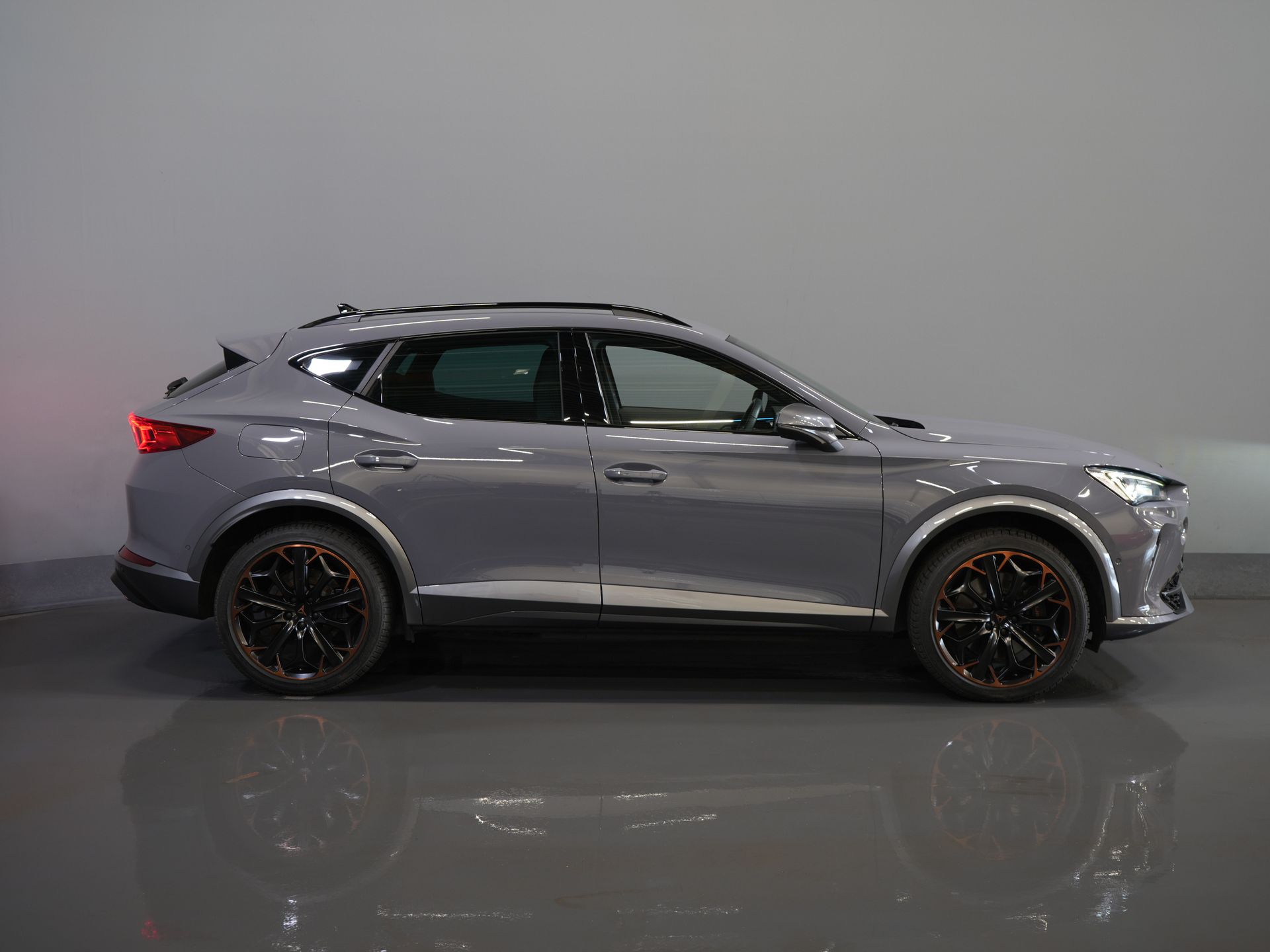 CUPRA Formentor SUV 1.4 e-Hybrid VZ Performance Pelle/ Memory/ Elek.Valve/ Carplay/ Seatverw./ Adapt.Cruise/ Standkachel/ Steeringverw./ 19” LMV