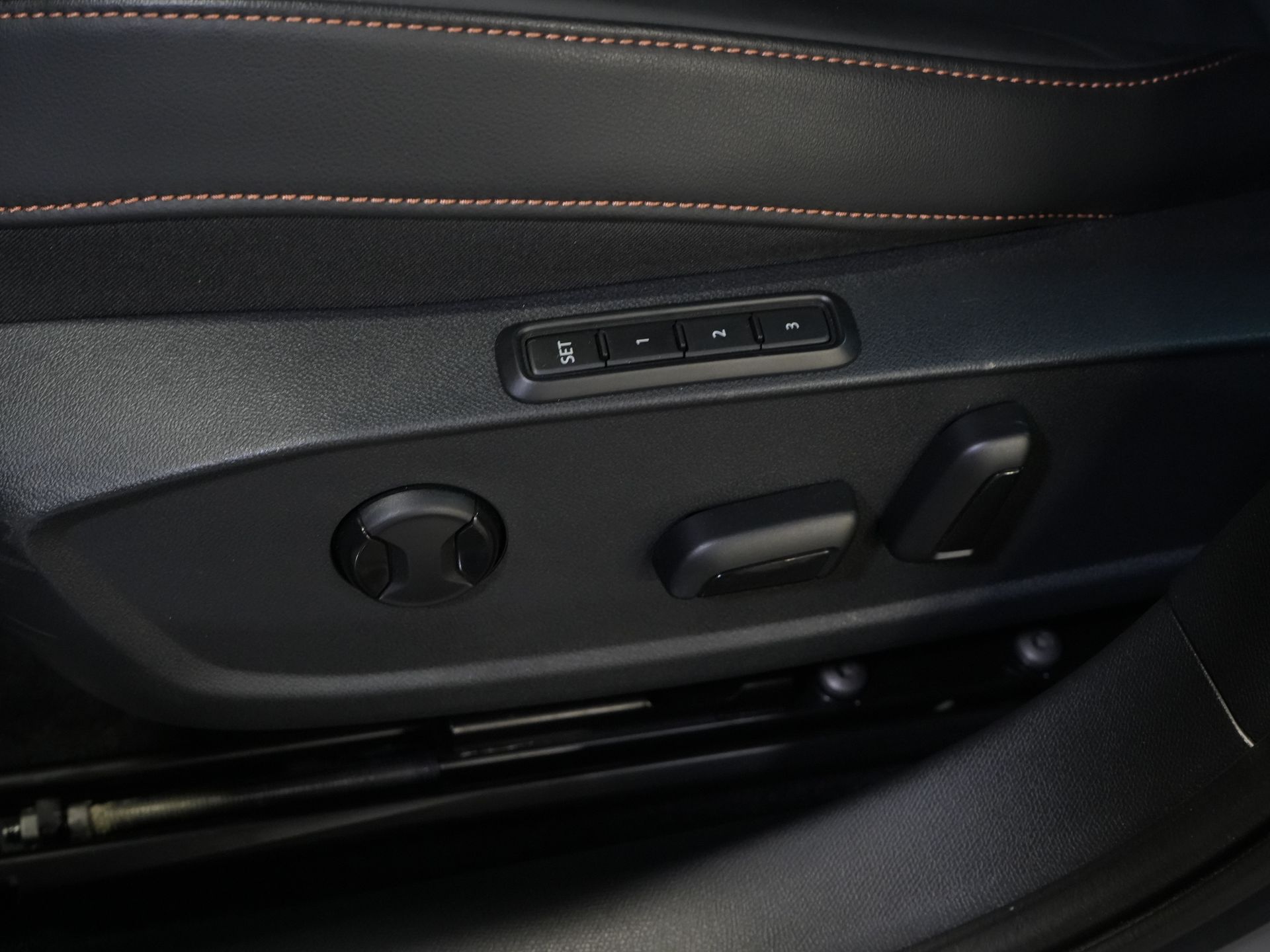 CUPRA Formentor SUV 1.4 e-Hybrid VZ Performance Pelle/ Memory/ Elek.Valve/ Carplay/ Seatverw./ Adapt.Cruise/ Standkachel/ Steeringverw./ 19” LMV