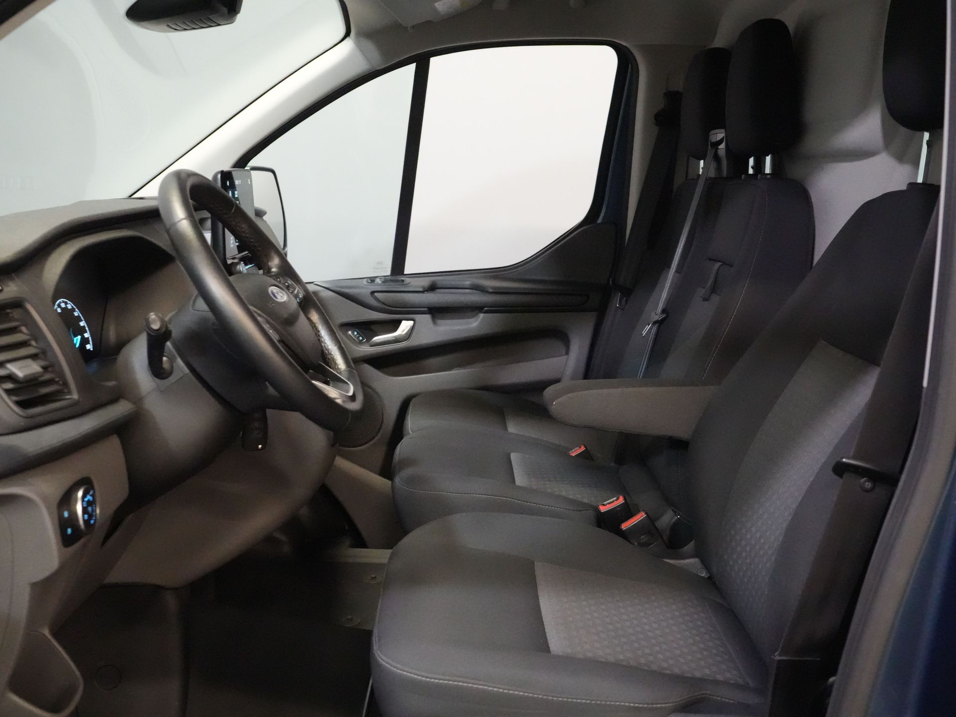 Ford Transit Custom Van 2.0 TDCI 130 к.с. Aut. L2 Trend BPM БЕЗКОШТОВНО! Адаптація. Круїз/ Carplay/ Камера/ Навігатор/ PDC/ Фаркоп
