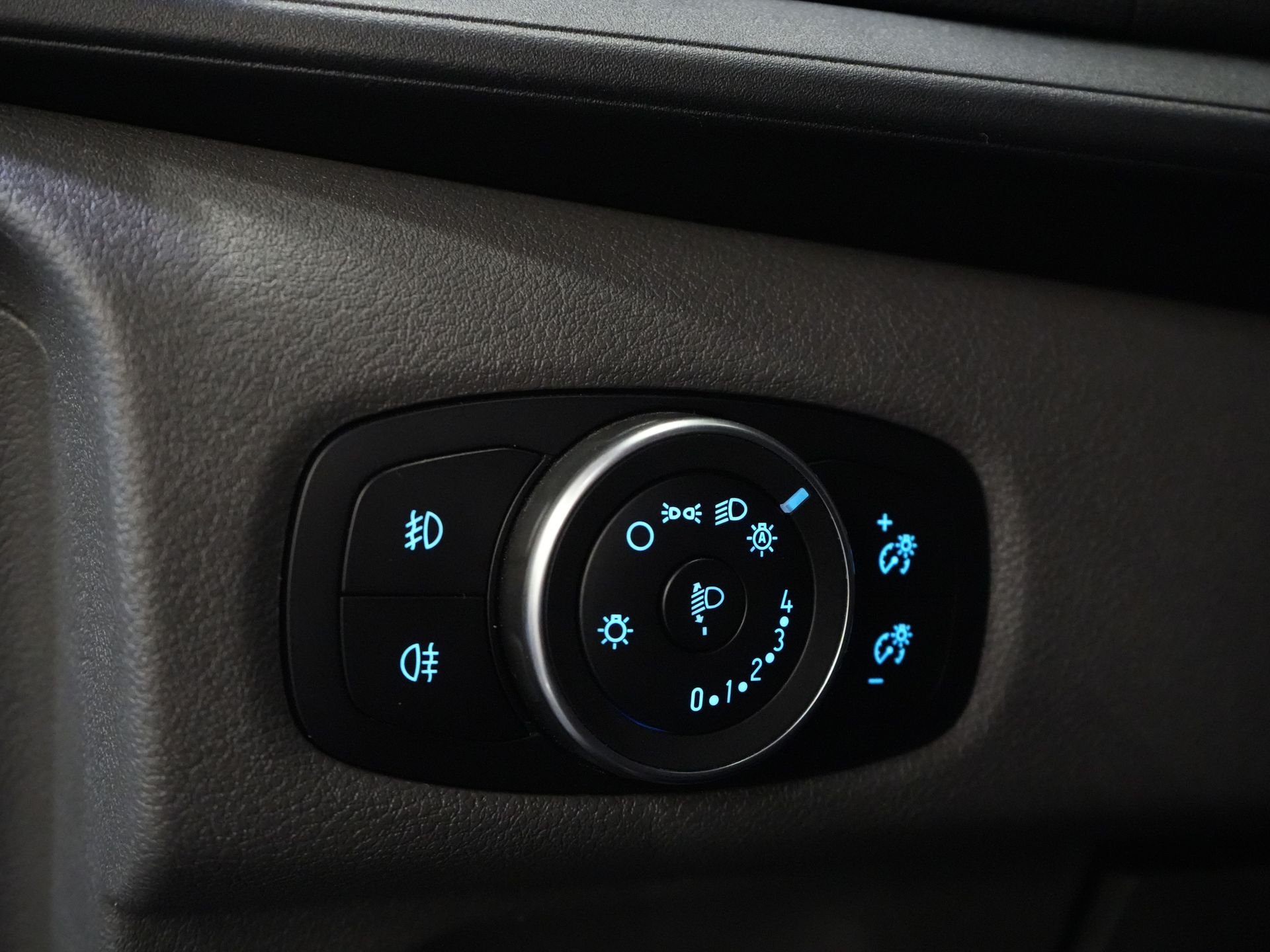 Ford Transit Custom Van 2.0 TDCI 130 к.с. Aut. L2 Trend BPM БЕЗКОШТОВНО! Адаптація. Круїз/ Carplay/ Камера/ Навігатор/ PDC/ Фаркоп