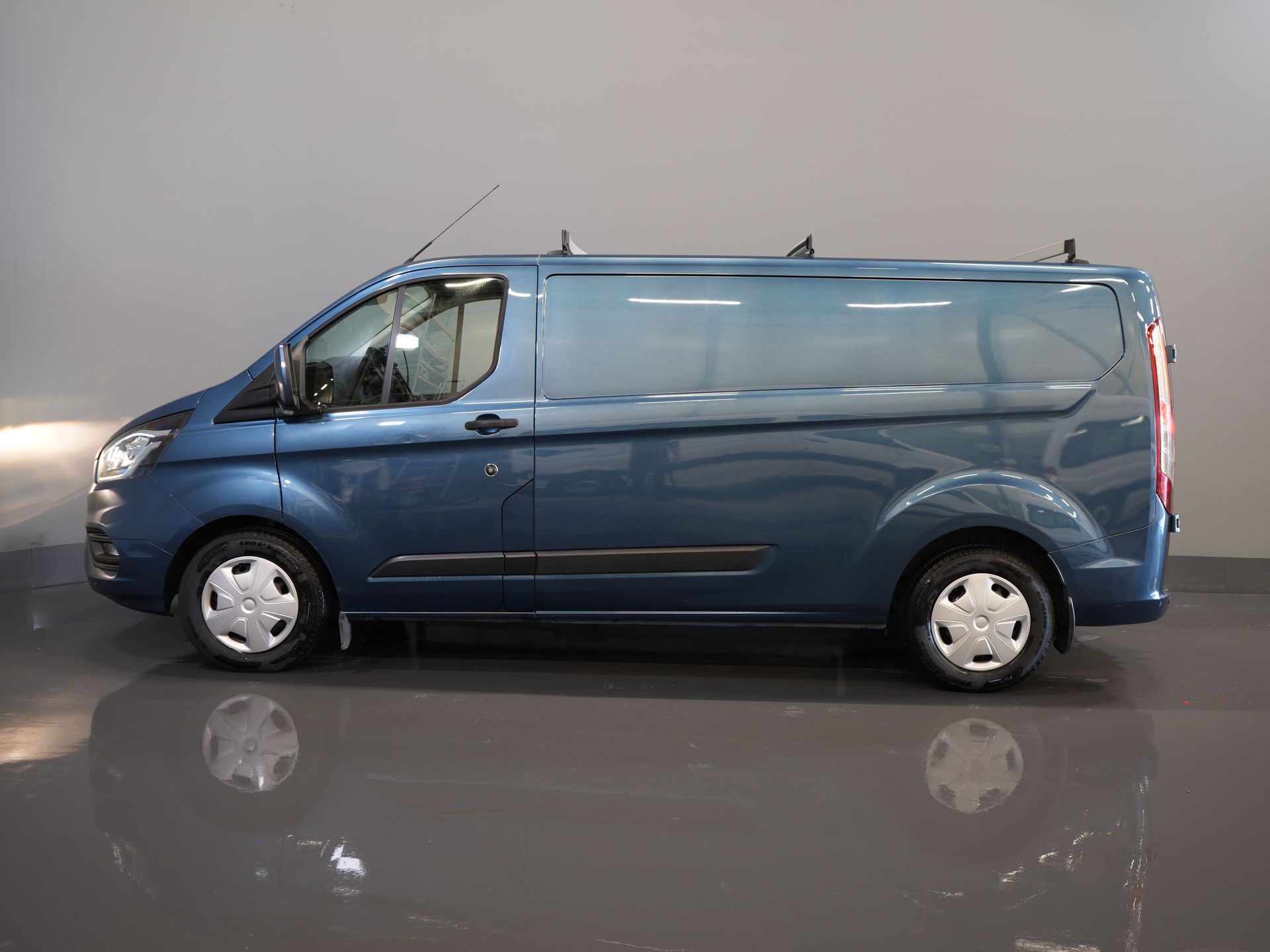 Ford Transit Custom Van 2.0 TDCI 130 к.с. Aut. L2 Trend BPM БЕЗКОШТОВНО! Адаптація. Круїз/ Carplay/ Камера/ Навігатор/ PDC/ Фаркоп