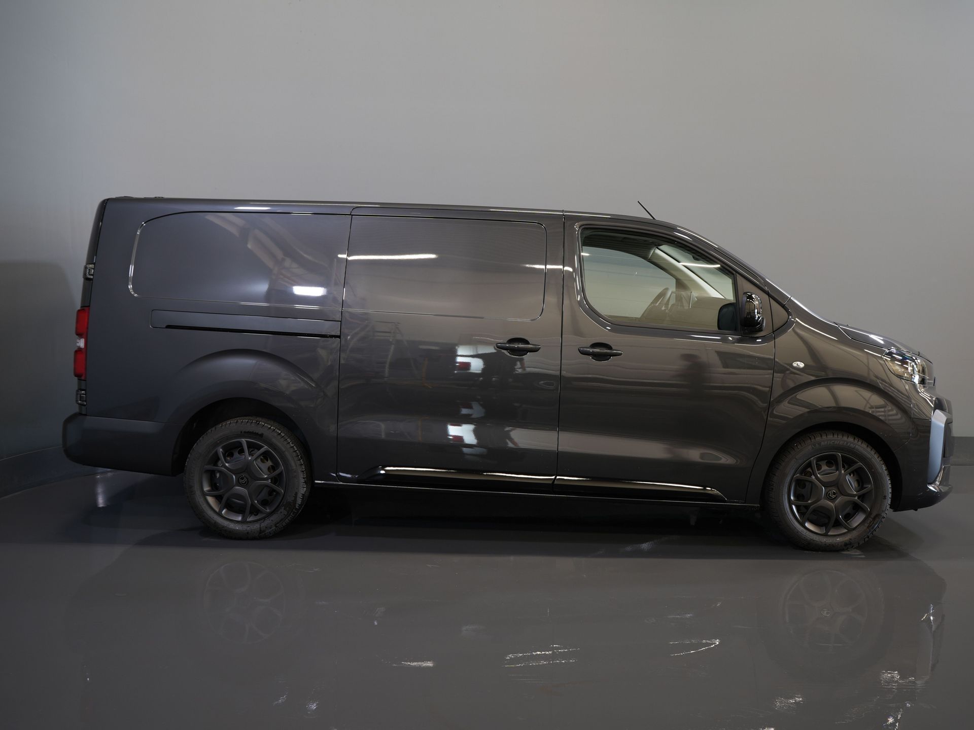 Citroën Jumpy Van 2.0 HDI 180 CP Aut. L3 BPM GRATUIT! 2x Ușă glisantă/ Cockpit virtual/ Carplay/ Cameră/ PDC/ Cruise/ Airco