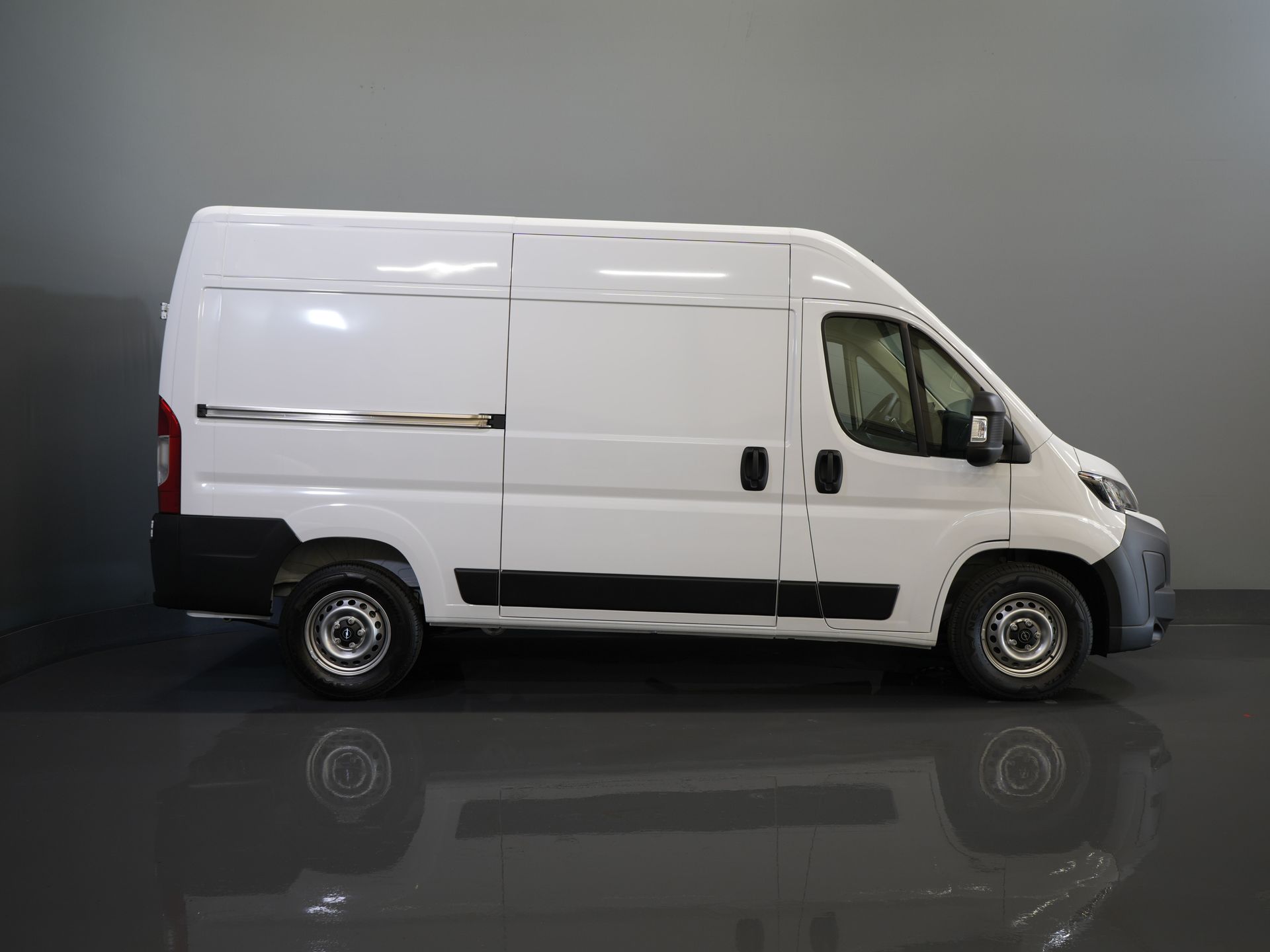 Opel Movano Van 35 2.2 CDTI 140 ch Aut. ZF L2H2 BPM FREE ! Virtual Cockpit/ Carplay/ Climat/ 270Gr. Portes/ Navi/ Caméra/ Croisière/ PDC/ DAB