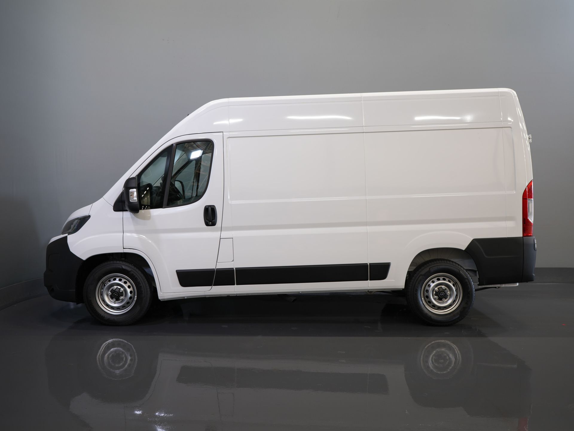 Opel Movano Van 35 2.2 CDTI 140 ch Aut. ZF L2H2 BPM FREE ! Virtual Cockpit/ Carplay/ Climat/ 270Gr. Portes/ Navi/ Caméra/ Croisière/ PDC/ DAB