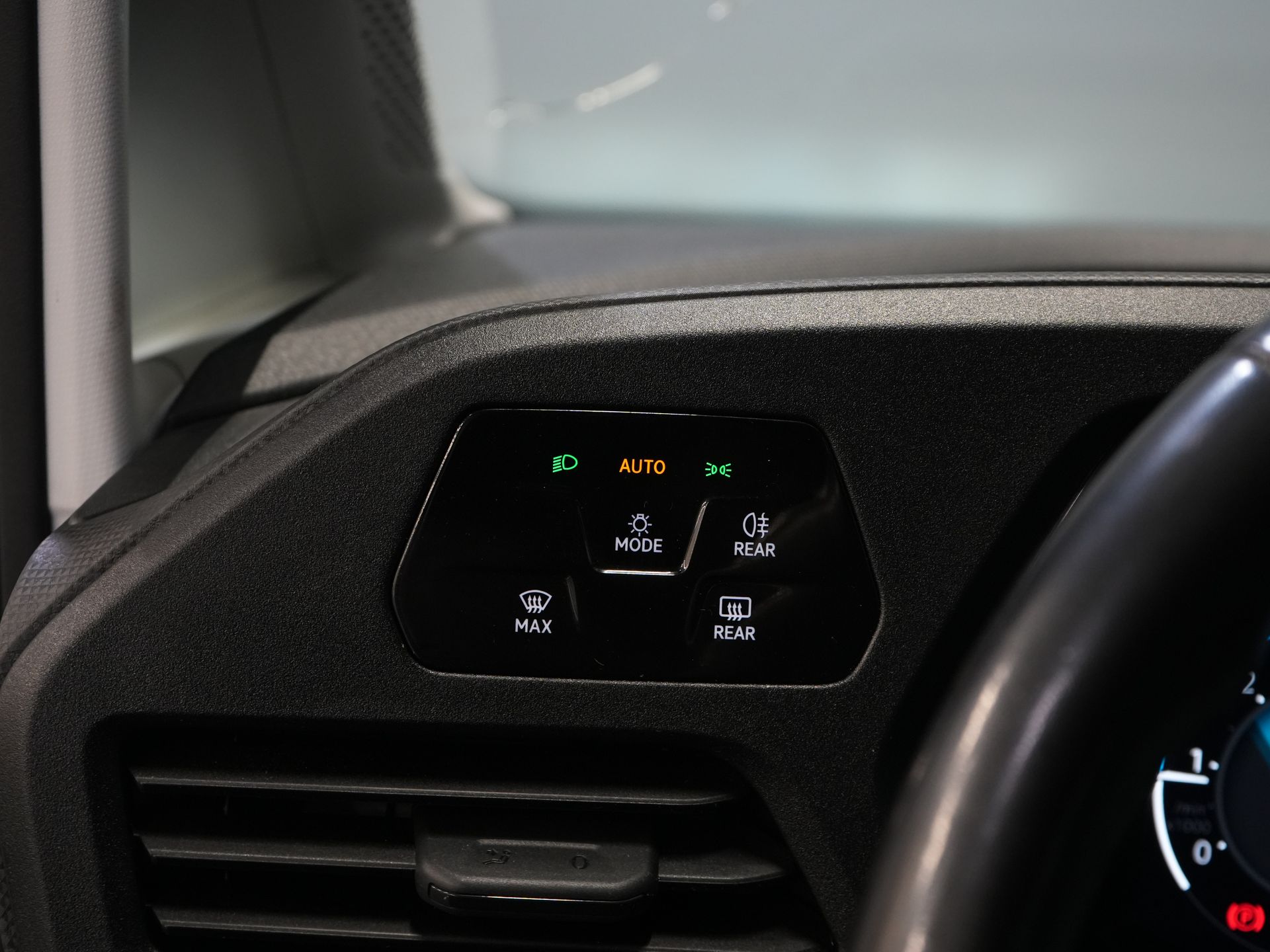 Volkswagen Caddy Cargo Maxi Van 2.0 TDI 125 PS DSG Aut. Virtual Cockpit/ LED/ Carplay/ Kamera/ Sitzheizung/ Standheizung/ LMV/ PDC