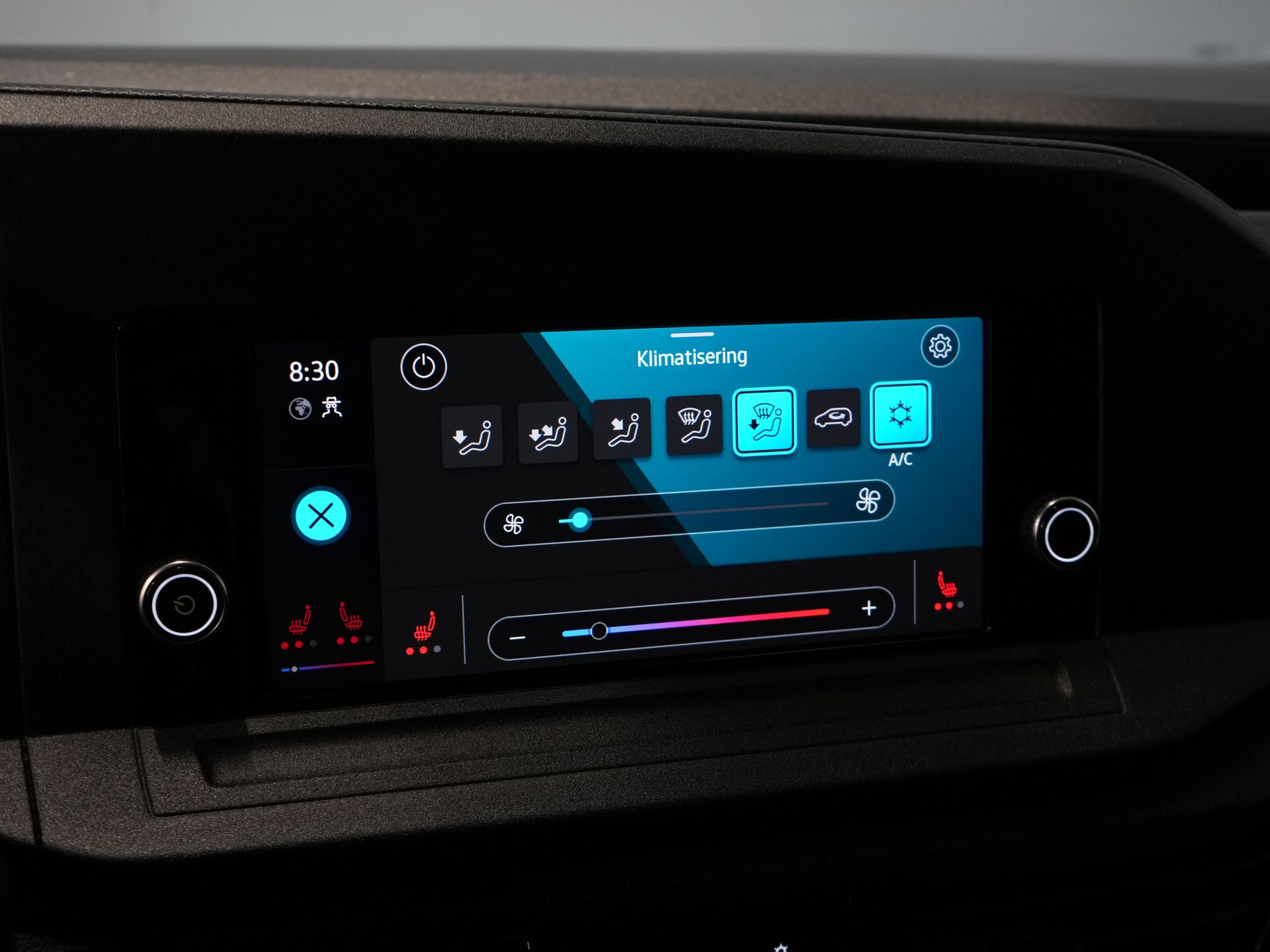 Volkswagen Caddy Cargo Van 2.0 TDI 125 PS DSG Aut. LED/ Standheizung/ Sitzheizung/ Carplay/ Airco/ Cruise/ PDC/ Anhängerkupplung