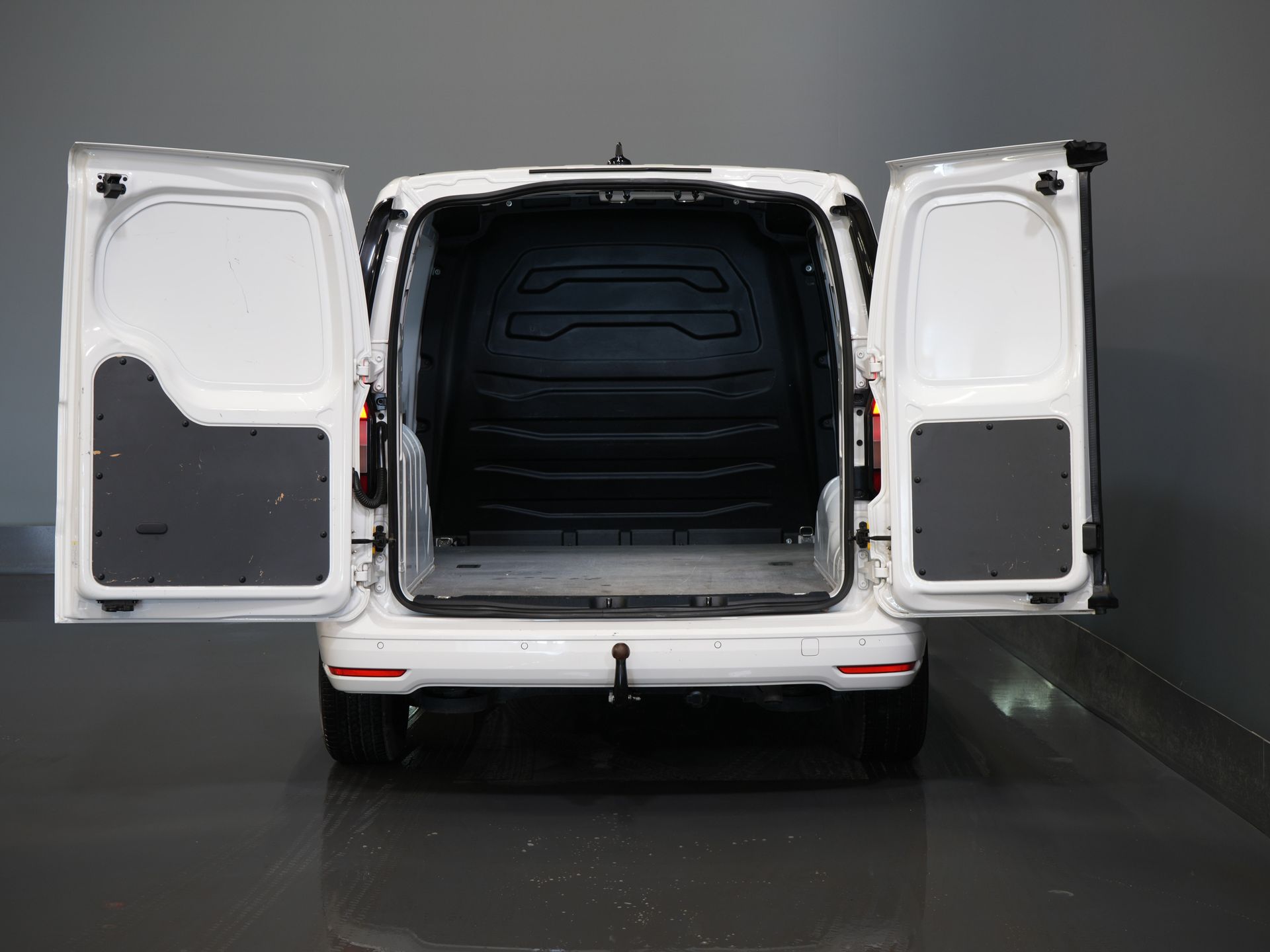 Volkswagen Caddy Cargo Van 2.0 TDI 125 PS DSG Aut. LED/ Standheizung/ Sitzheizung/ Carplay/ Airco/ Cruise/ PDC/ Anhängerkupplung