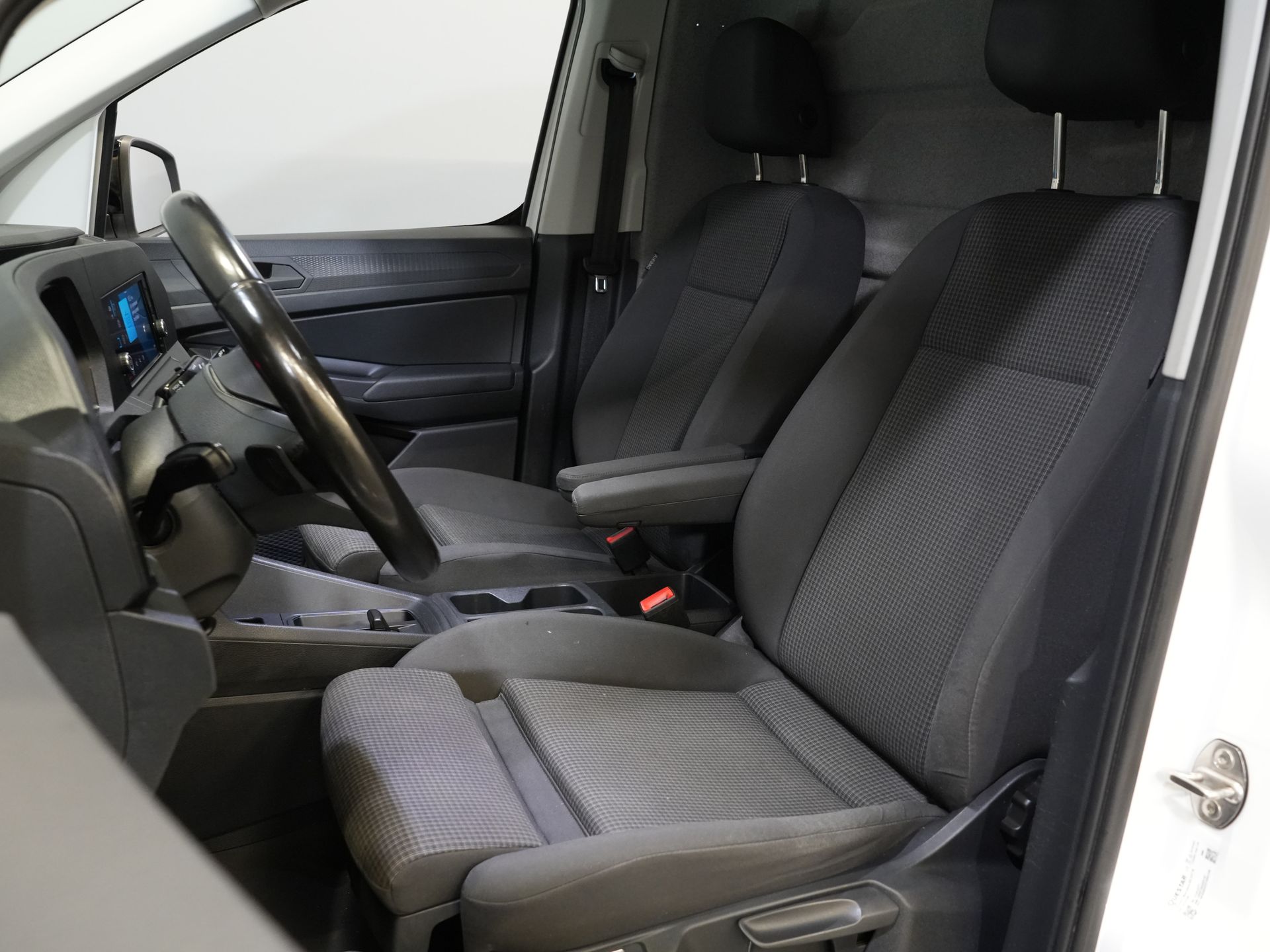 Volkswagen Caddy Cargo Van 2.0 TDI 125 PS DSG Aut. LED/ Standheizung/ Sitzheizung/ Carplay/ Airco/ Cruise/ PDC/ Anhängerkupplung