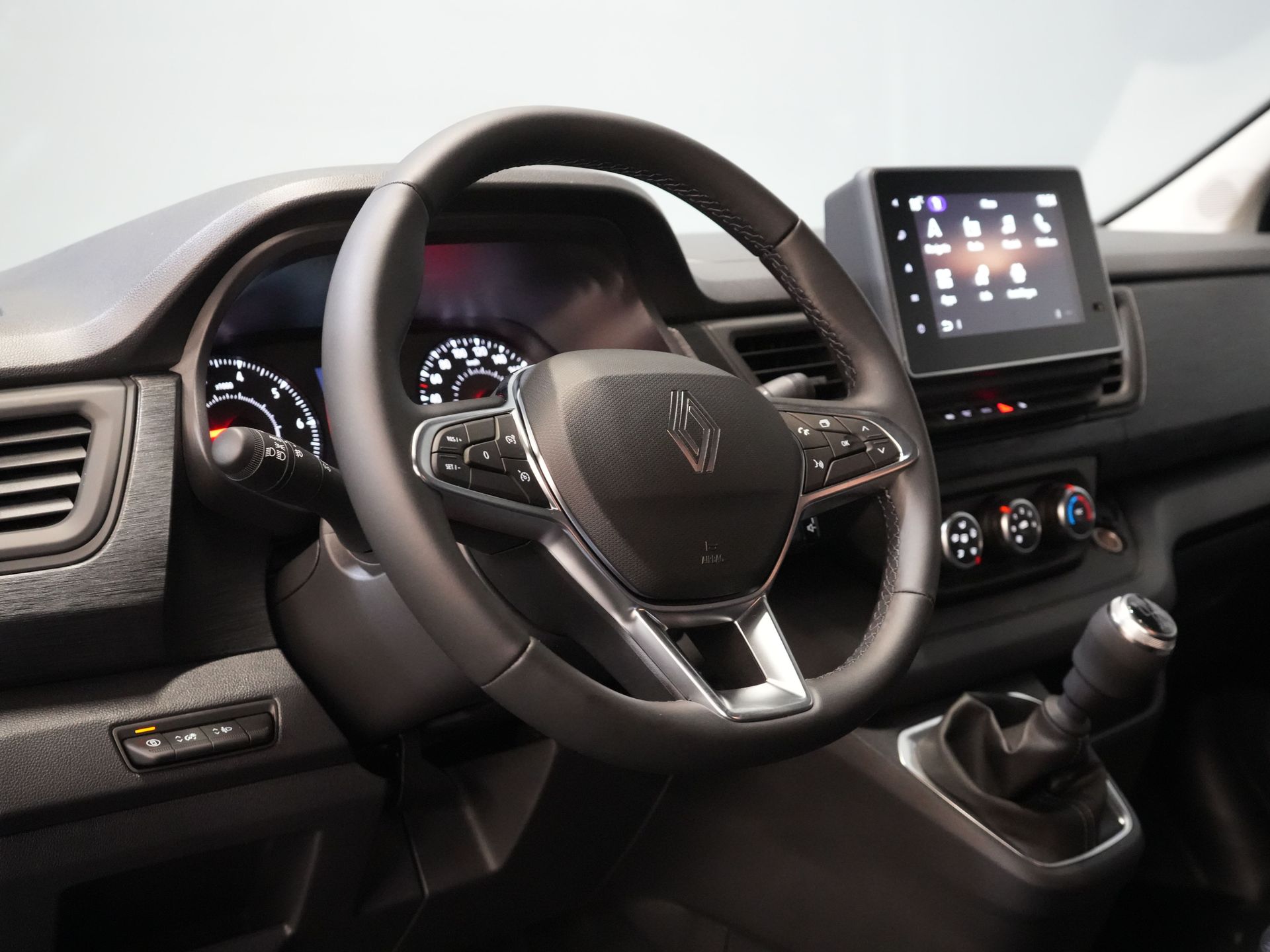 Renault Trafic Bestelbus 2.0 dCi 130 pk L2 BPM VRIJ! DC Dubbel Cabine LED/ 2xSchuifdeur/ Navi/ Carplay/ Camera/ PDC/ Cruise