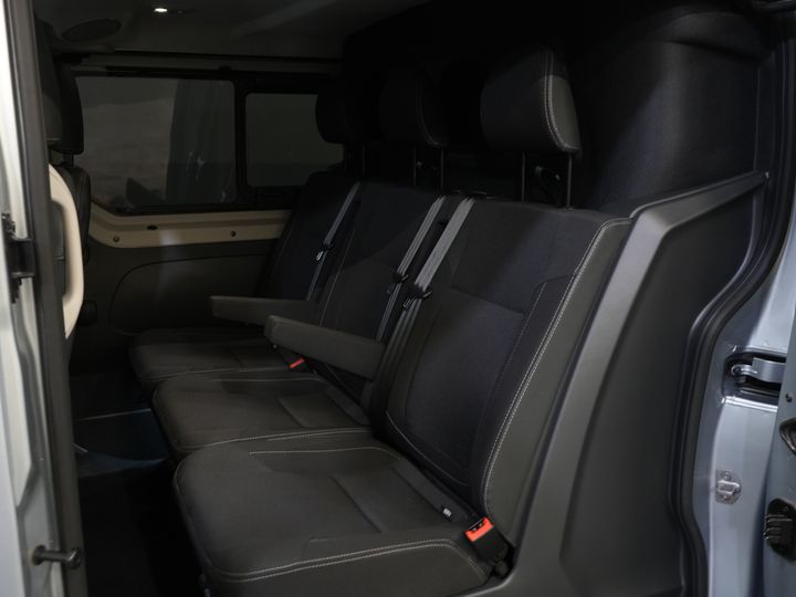 Renault Trafic Van 2.0 dCi 150 hp Aut. L2 DC Double Cabin NL Auto/ 2xSliding Door/ LED/ Carplay/ Climate/ Camera/ PDC/ LMV