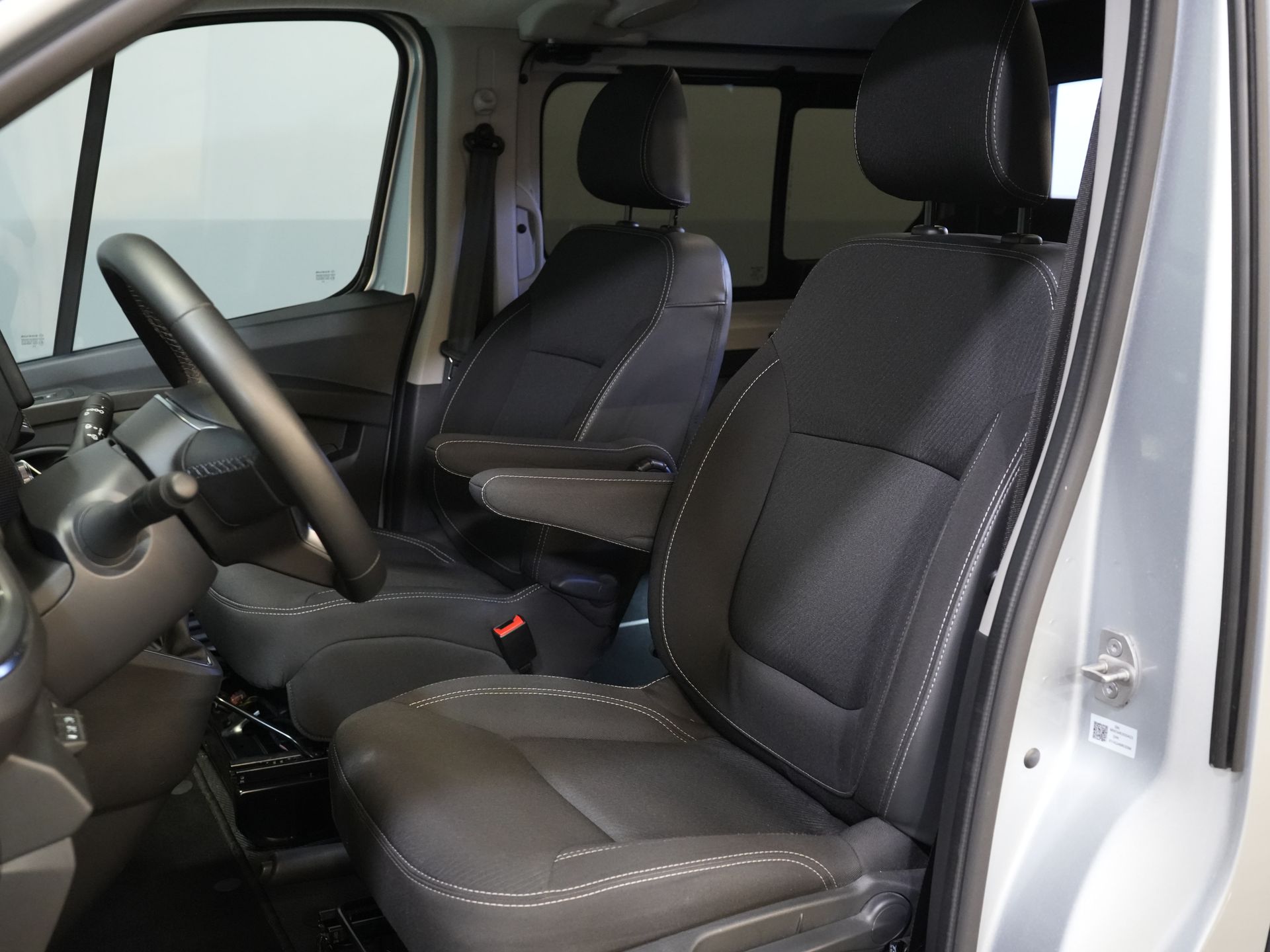 Renault Trafic Van 2.0 dCi 150 hp Aut. L2 DC Double Cabin NL Auto/ 2xSliding Door/ LED/ Carplay/ Climate/ Camera/ PDC/ LMV