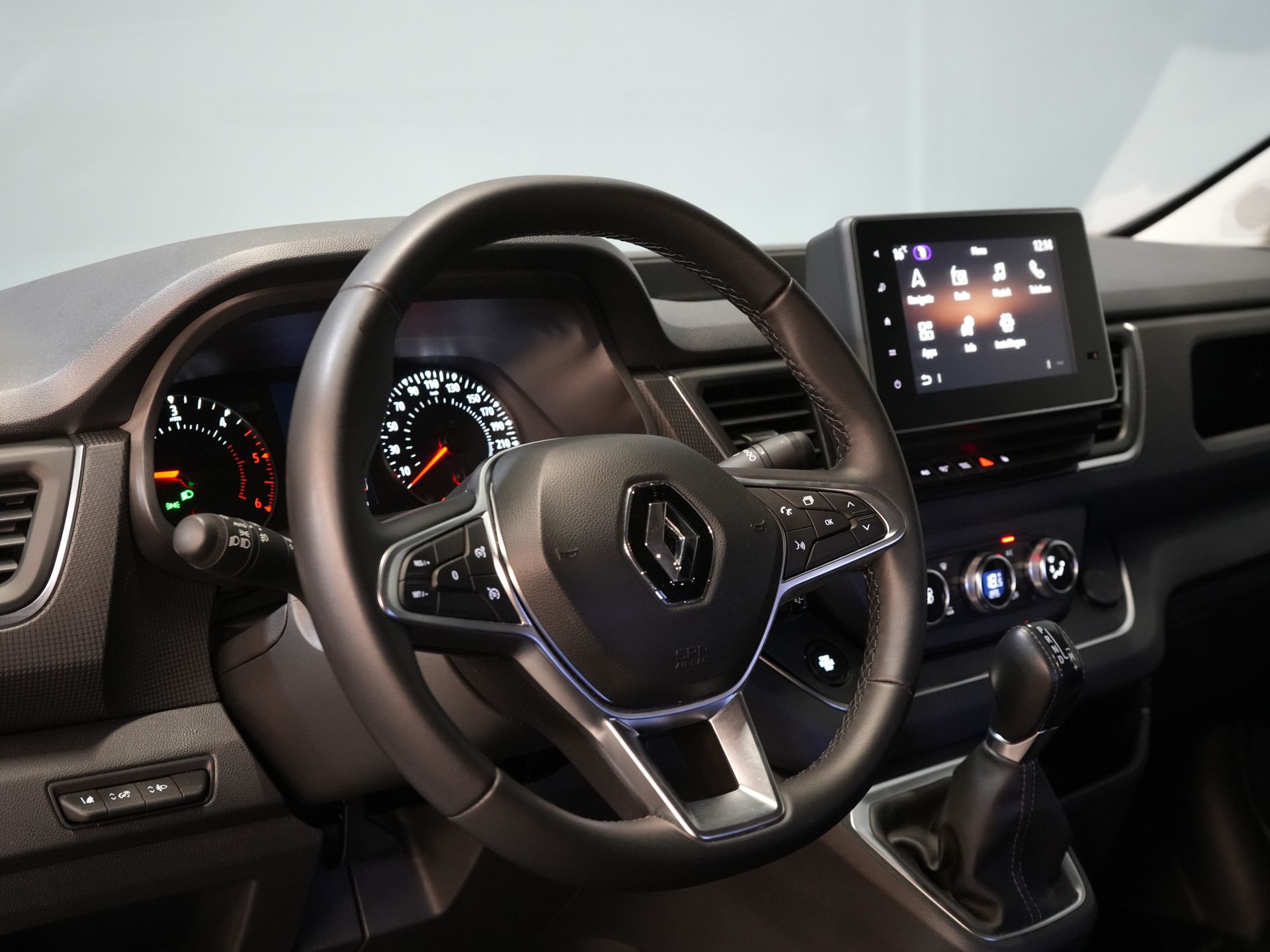 Renault Trafic Van 2.0 dCi 150 hp Aut. L2 DC Double Cabin NL Auto/ 2xSliding Door/ LED/ Carplay/ Climate/ Camera/ PDC/ LMV